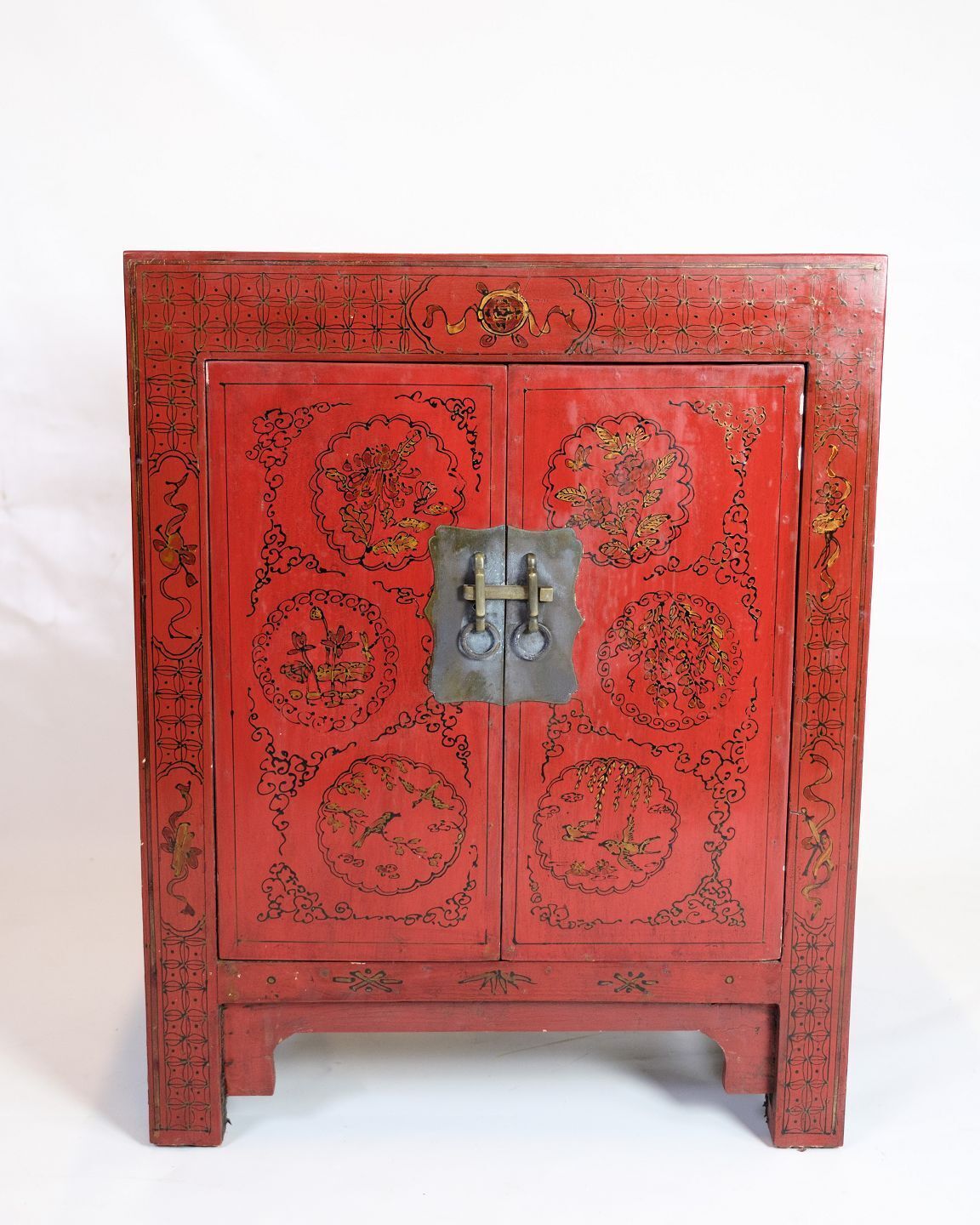 Antique Chinese Cabinet Original Painted In Red With Pattern & Brass Fittings From 1920s