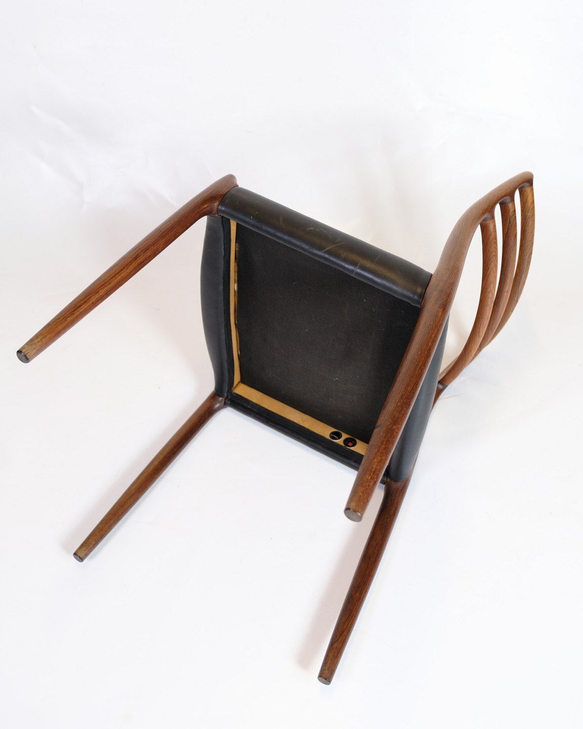 photo furniture Set Of Four Dining Chairs Model 78 In Rosewood & Black Leather  By Niels Otto Møller For Jl Møllers Furniture Factory From 1950s