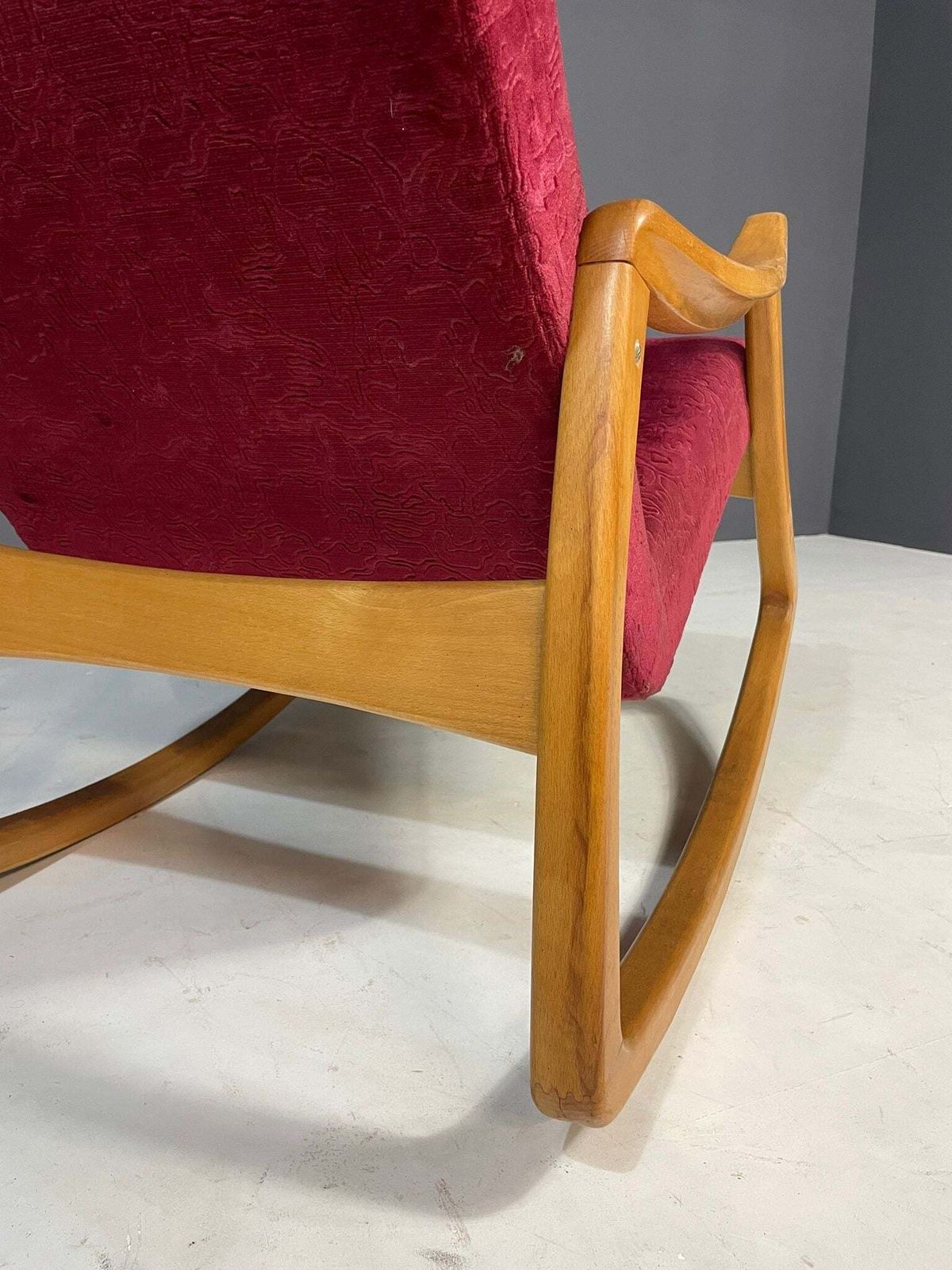 photo for sale Mid Century Bentwood Schommelstoel Van Ton, Tsjecho Slowakije, Jaren 1960