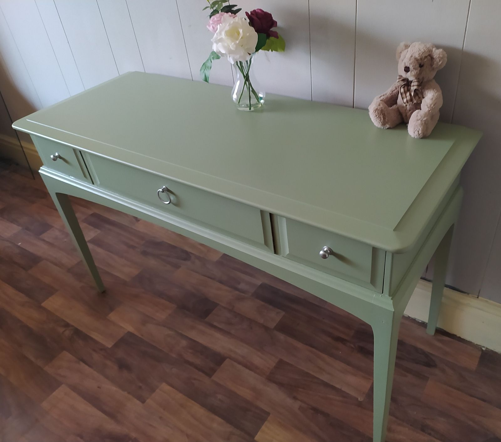 Vintage Stag Console Finished In A Bramwell Green photo vinterior