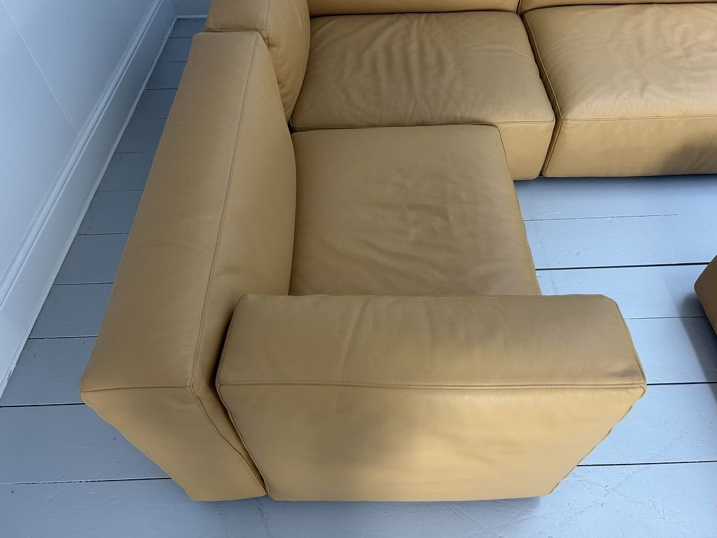 photo vinterior Cassina “271 Mex Cube” 10 Seat Sectional Sofa – In “Cat Z” Brown Leather