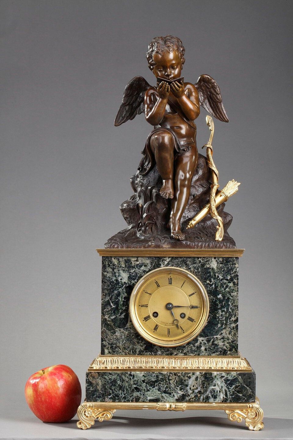 "Amour Lisant" Clock By Ledure Bronzier Et Hemon Horloger photo furniture