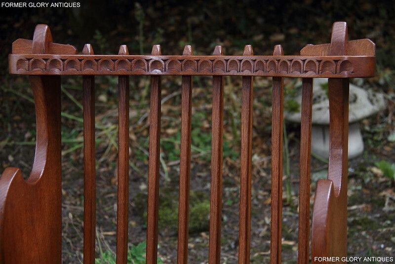 A Rupert / Nigel Griffiths Carved Oak Derbyshire Wing Back Leather / Armchair photo vinterior