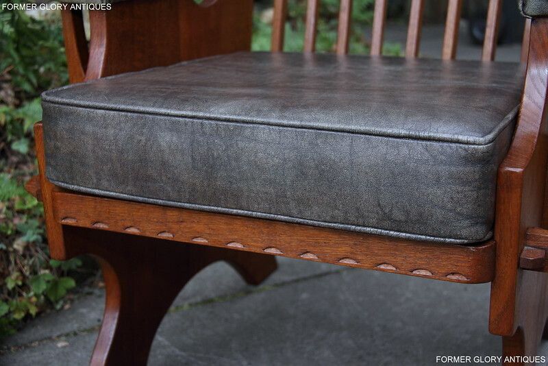 photo vintage A Rupert / Nigel Griffiths Carved Oak Derbyshire Wing Back Leather / Armchair