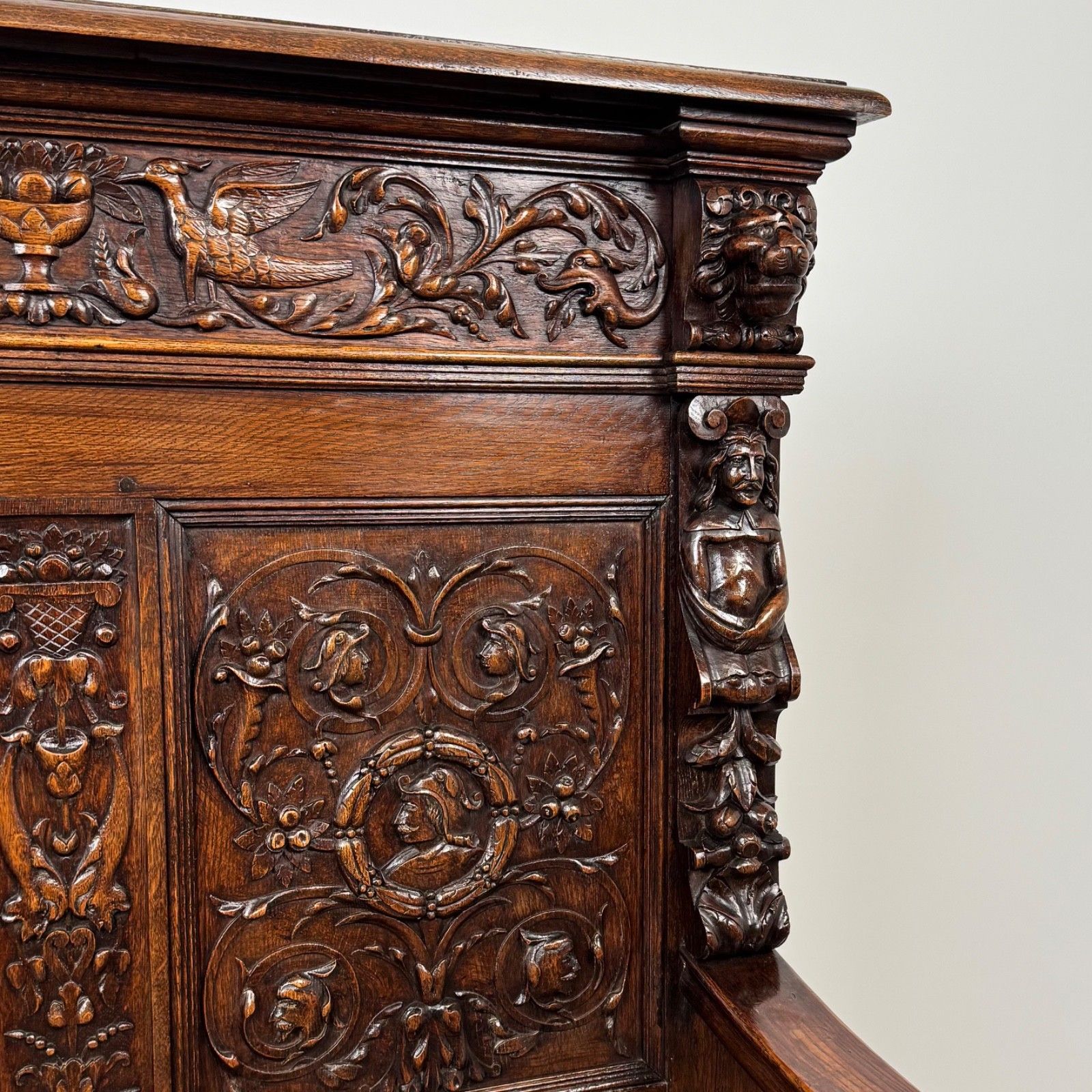 photo vinterior Antique 19th Century Finest Quality Carved Oak Settle