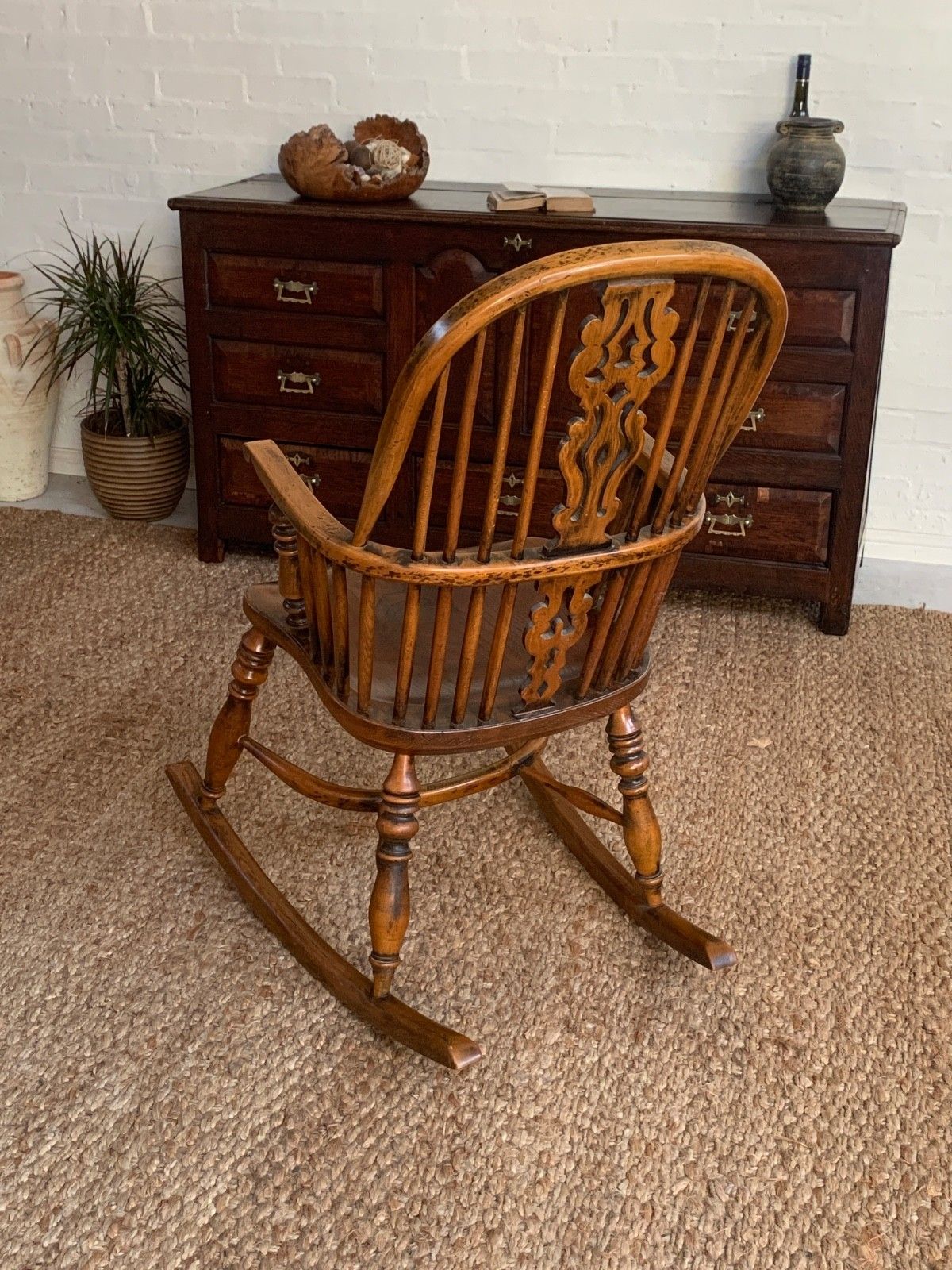 19th Century Country Style Windsor Rocking Chair photo 550.0