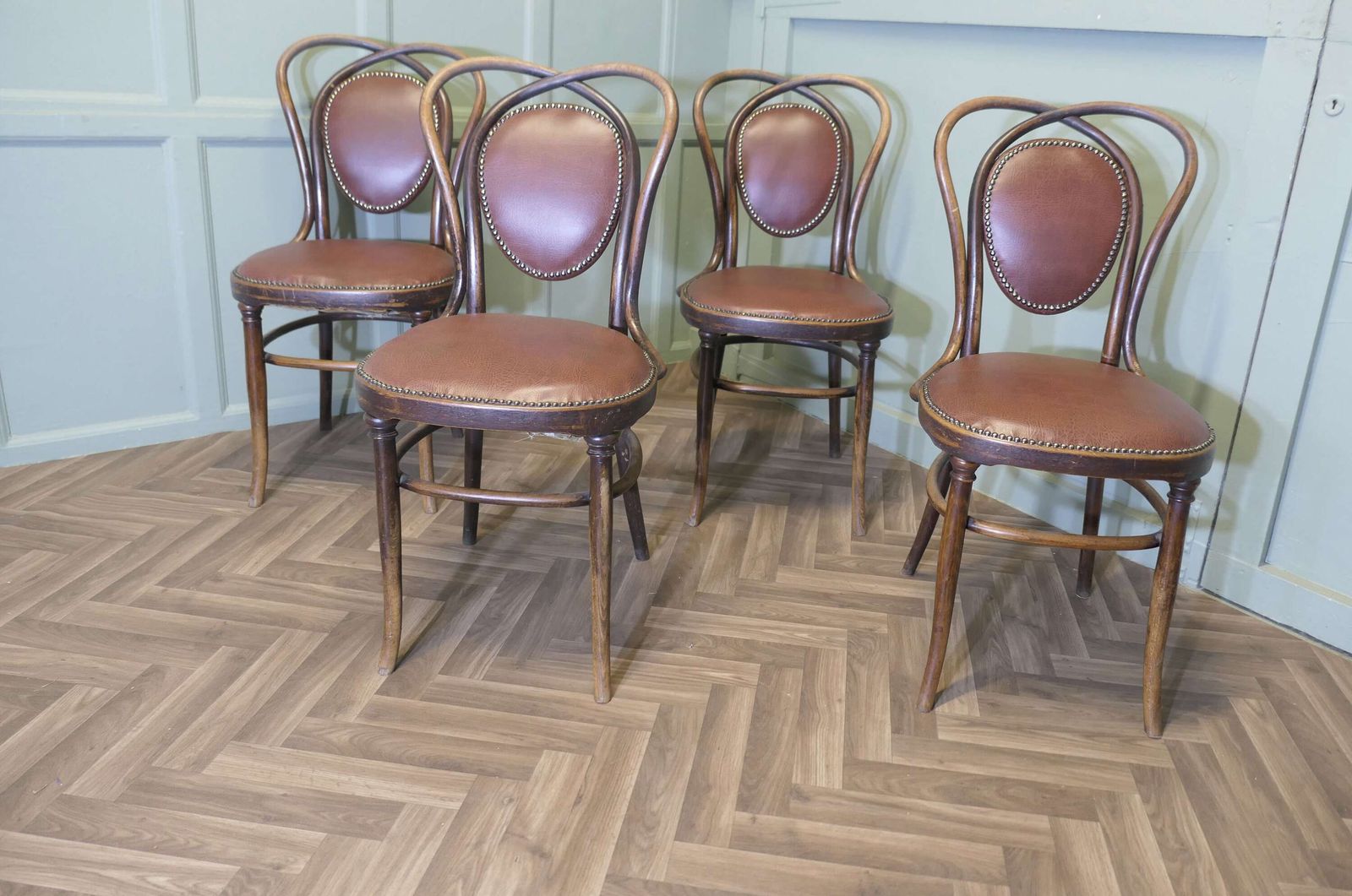Set Of 4 Thonet Bistro Bentwood Chairs photo Furniture