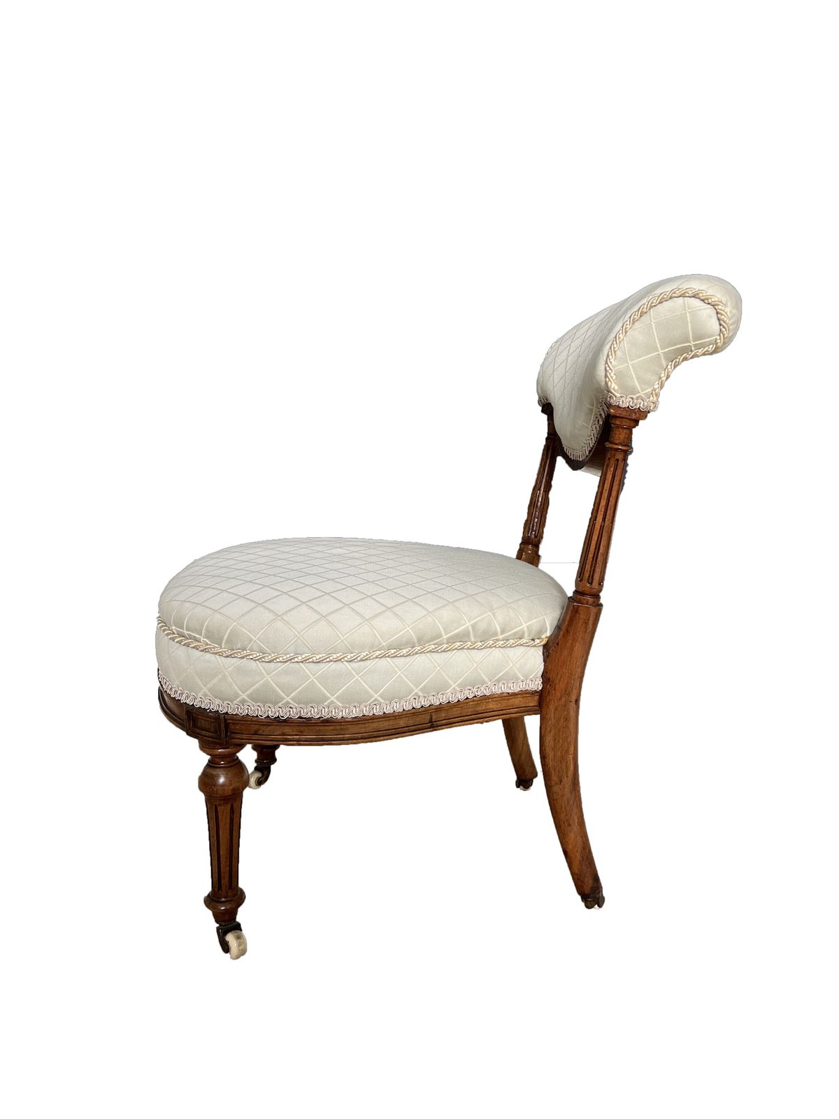 photo furniture Antique Victorian Mahogany Small Bedroom Chair On Castors