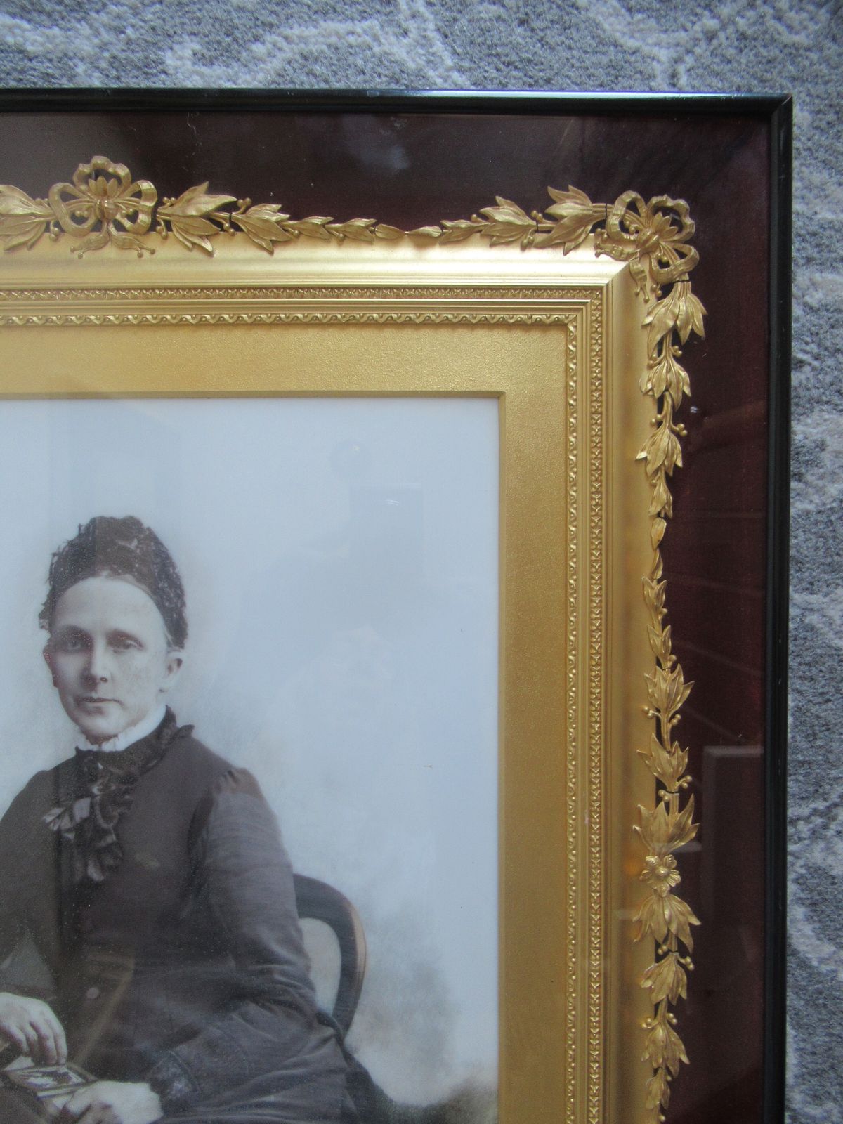 Victorian   1890  Picture Of A Lady  In A Ebonised And Gilt Frame photo buy