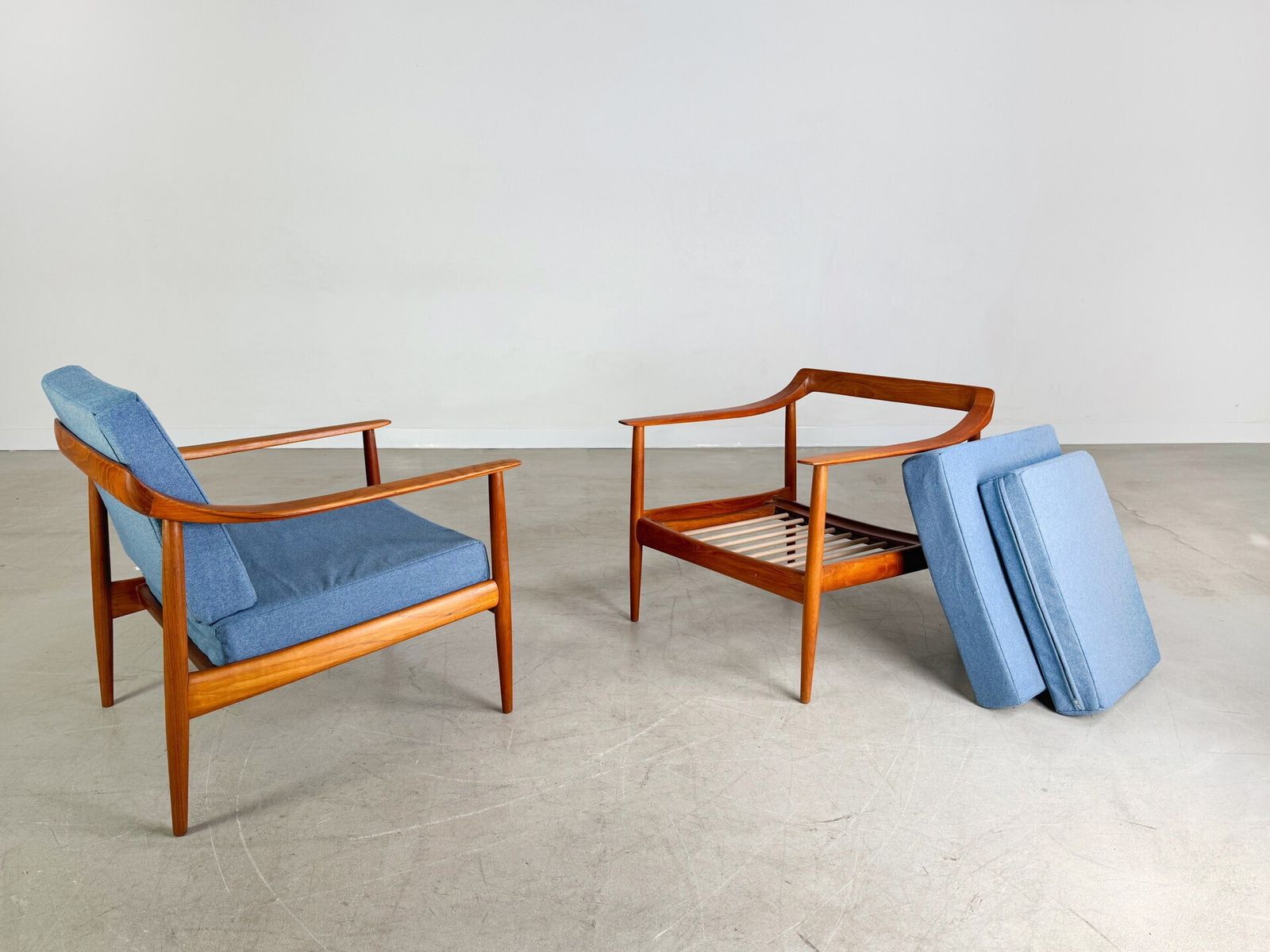 photo furniture 2x Knoll Antimott Fauteuil Mid Century Easy Chair Vintage