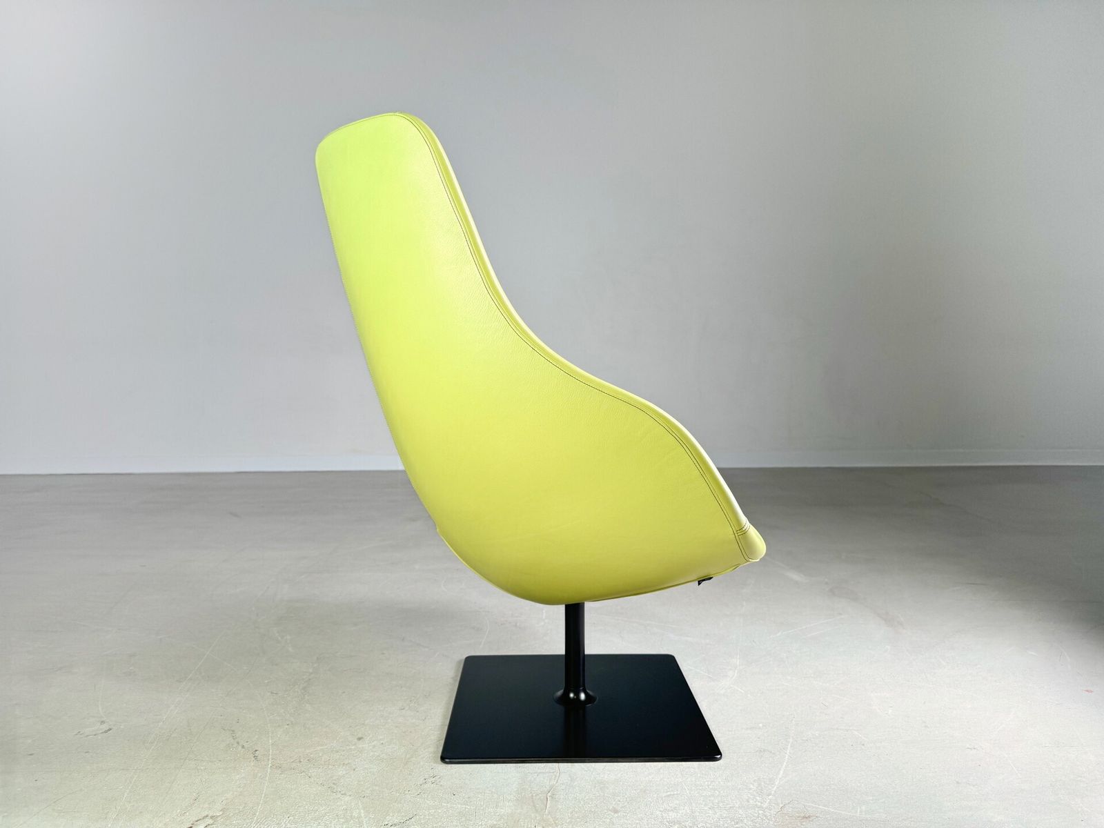 Original Moroso Armchair Leather Green Patricia Urquiola Swivel photo for sale
