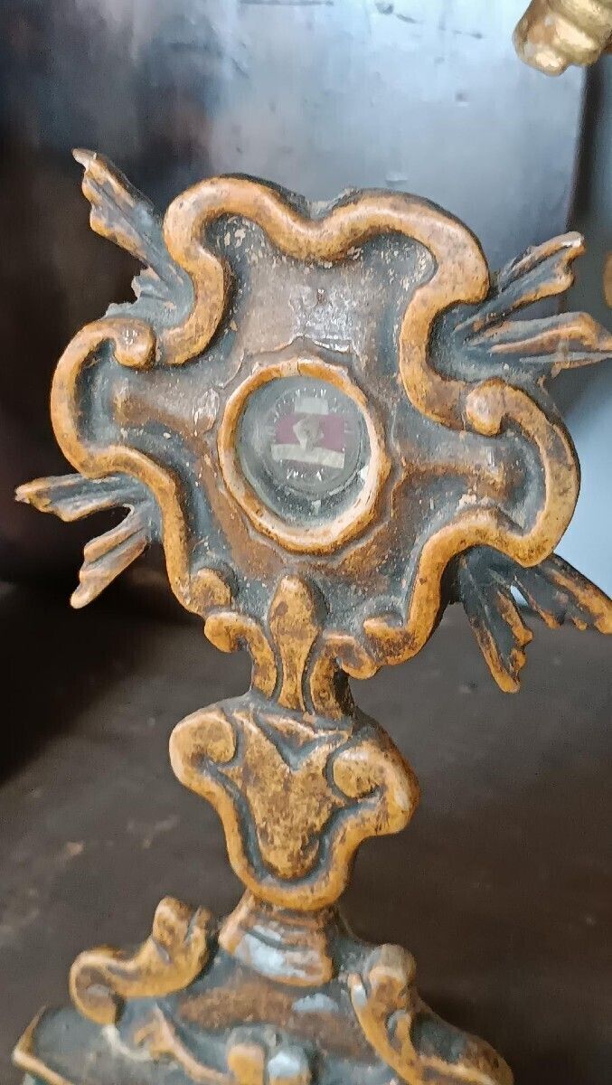 Small Reliquary In Lacquered Wood With Relic From The 18th Century photo 285.0