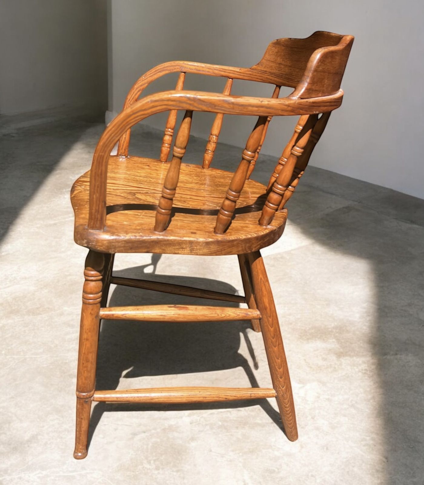 Antique Early 20th Century Spindle Back Armchair