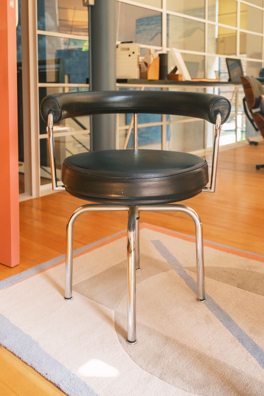 Swivel Chair Lc7 By Le Corbusier, Perriand And Jeanneret For Cassina, 1970s photo Furniture