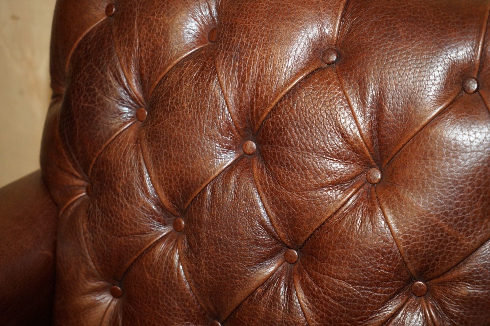 Lovely Brown Leather Chesterfield Tufted Kilim Upholstered Library Armchair photo 1350.0