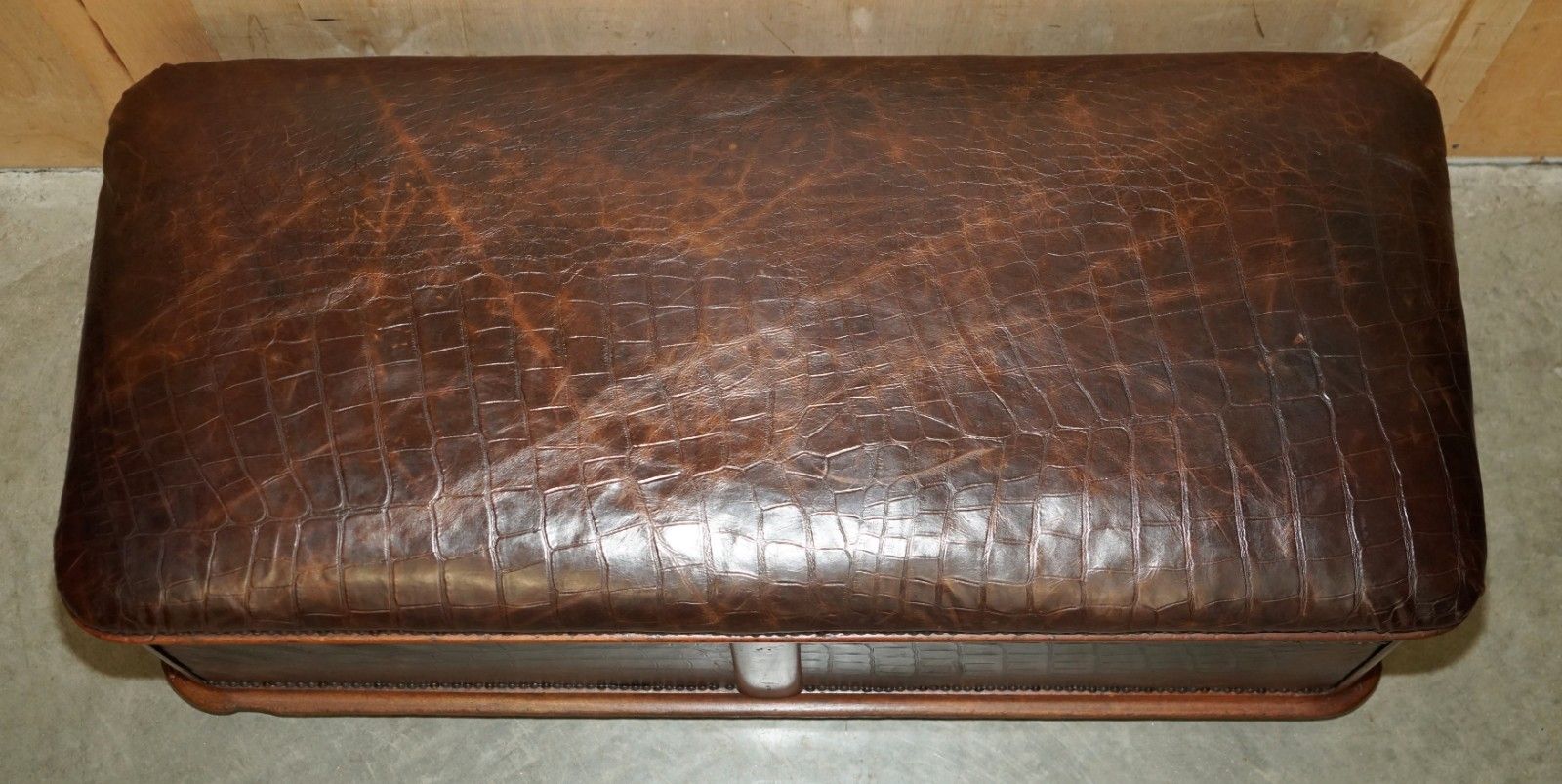 Antique 1860 Mahogany Alligator Crocodile Patina Brown Leather Ottoman Trunk photo vinterior