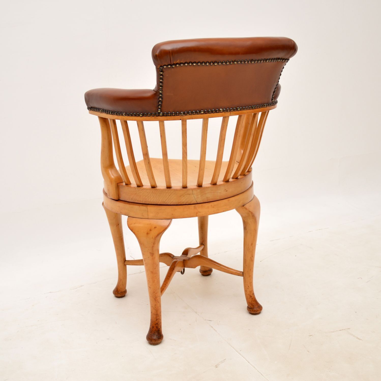 Antique Victorian Swivel Desk Chair photo vinterior