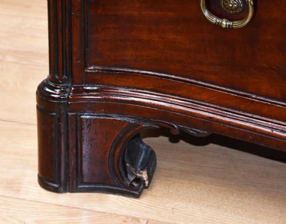 18th Century Mahogany Serpentine Chest Of Drawers photo 3500.0