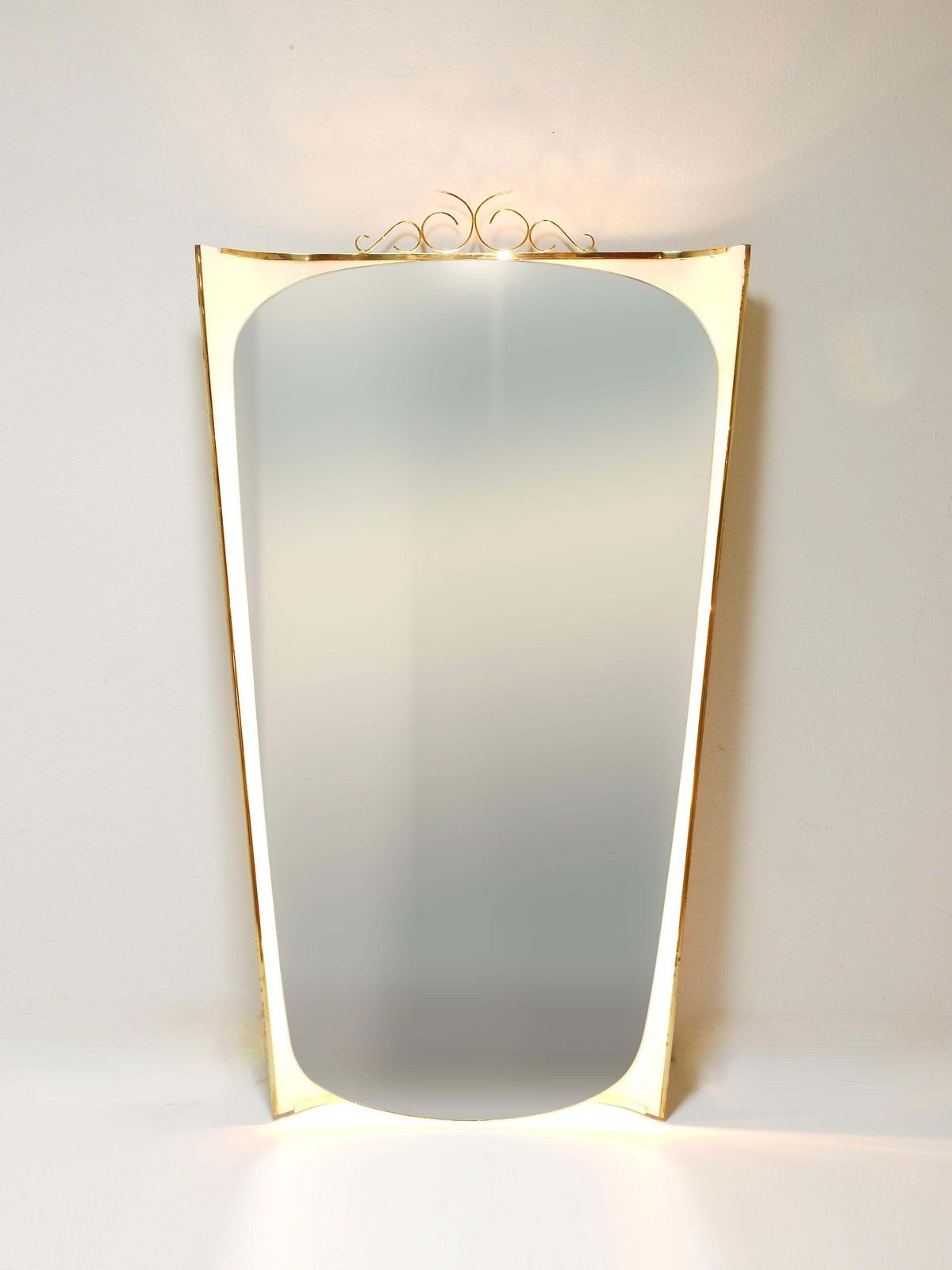 Ernest Igl Illuminated Mid Century Wall Mirror With Brass Crown, By Hillebrand photo 1444.0