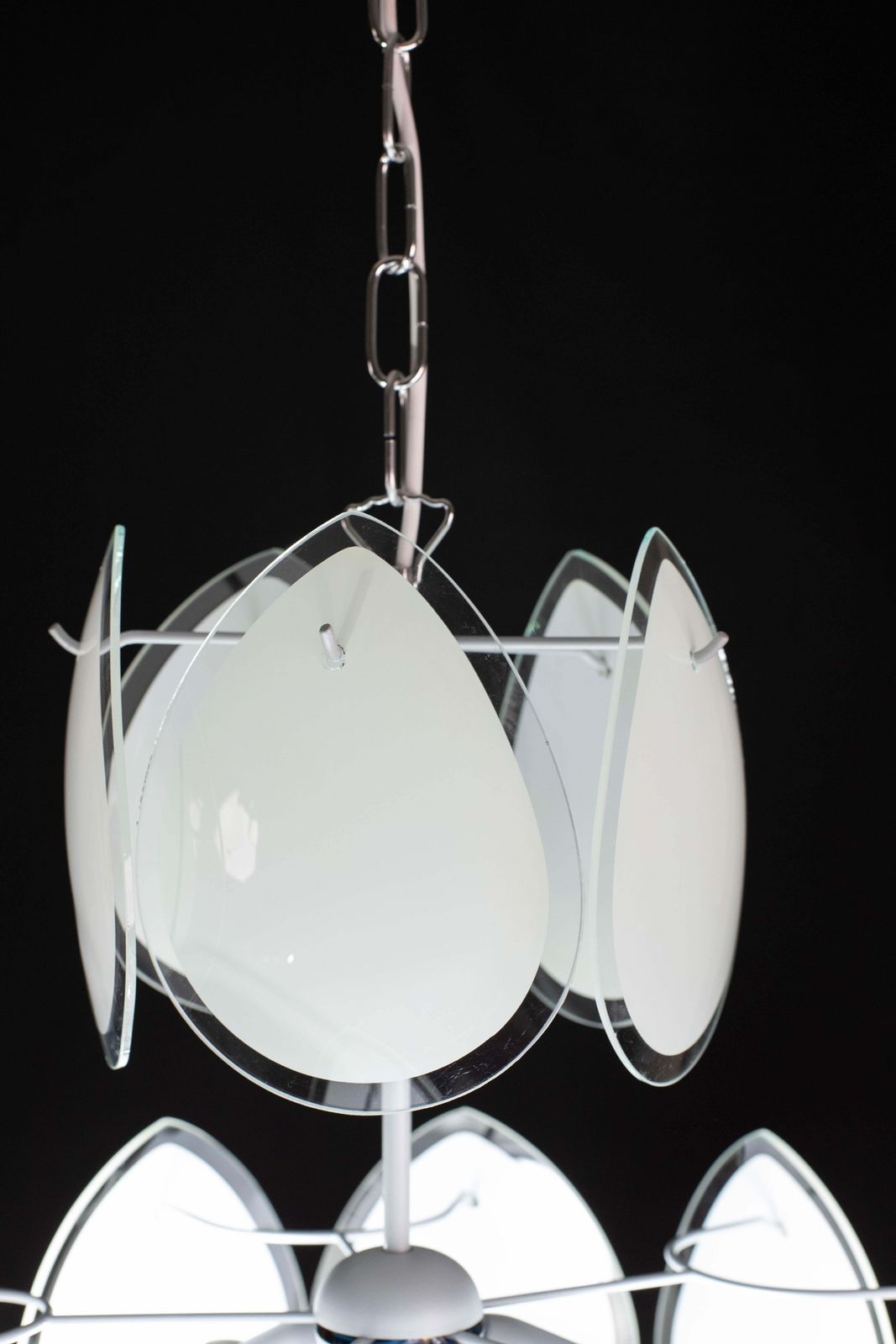 photo vintage Vistosi White Murano Glass Teardrop Shaped Discs Chandelier, Italy, 1970s