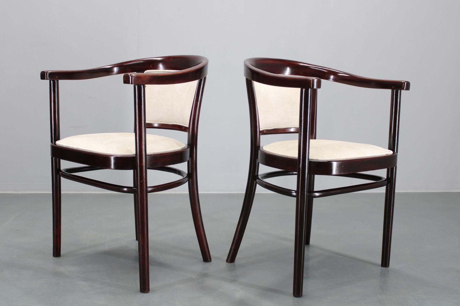 1930s Pair Of Restored Thonet Armchairs, Czechoslovakia photo vinterior