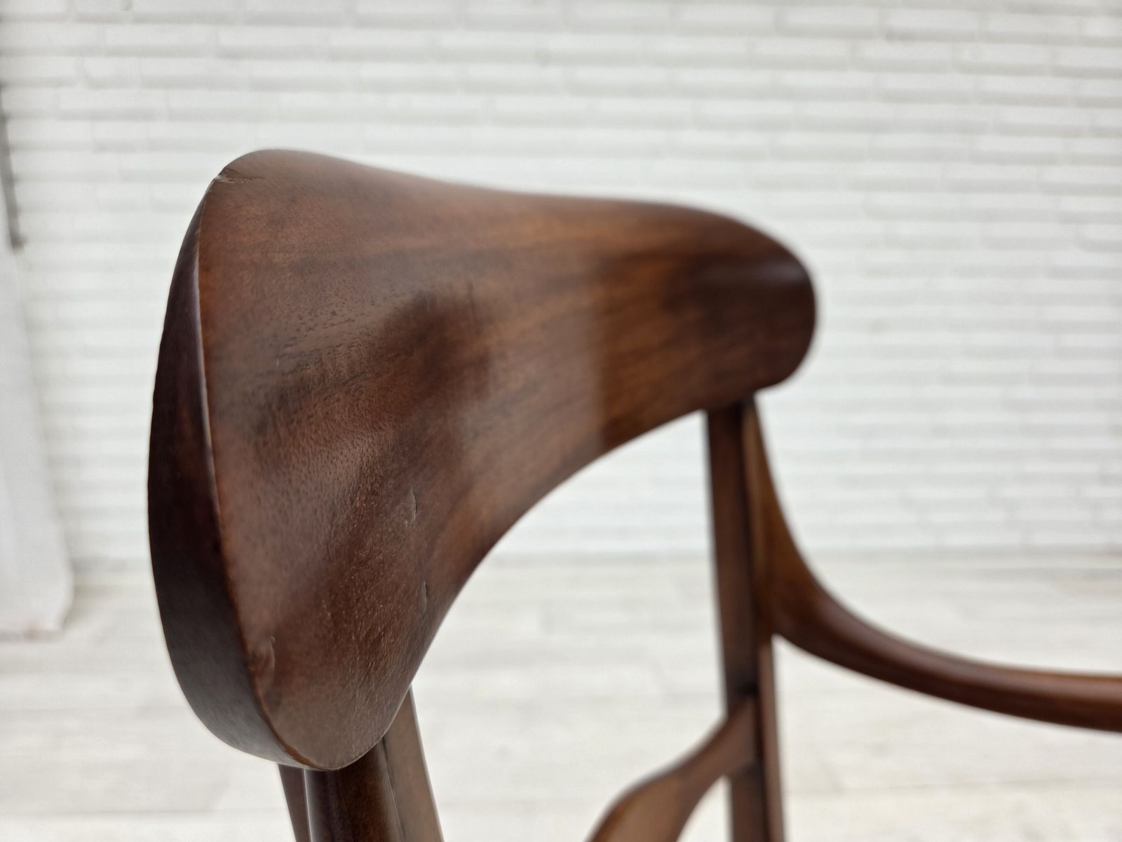 1970s, Italian Design By Fratelli Levaggi, 2 Armchairs, Model "Campanino", Cherry Wood. photo for sale