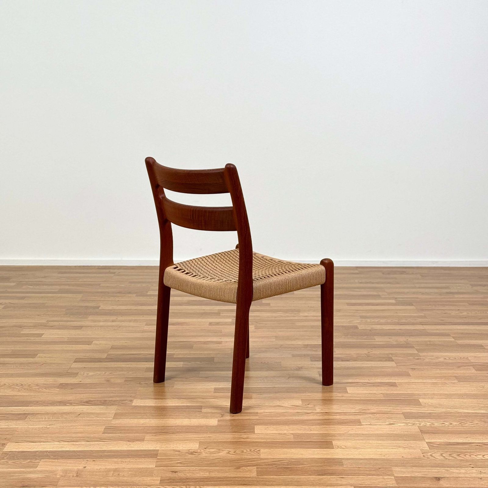 Set Of 6 Dining Chairs In Teak By Emc Møbler photo for sale