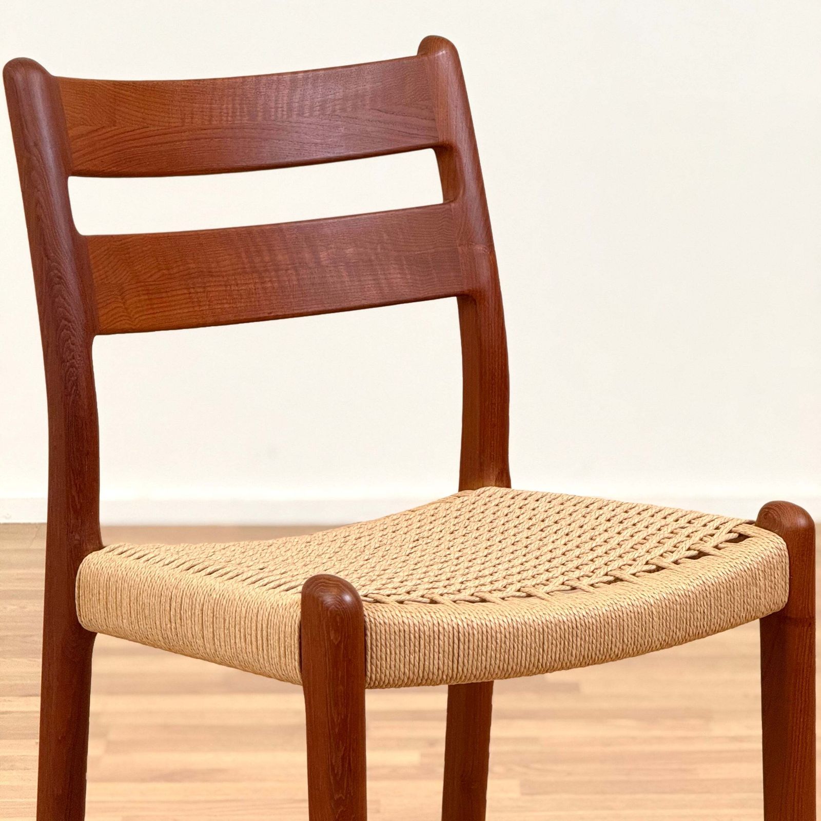 Set Of 6 Dining Chairs In Teak By Emc Møbler photo vinterior