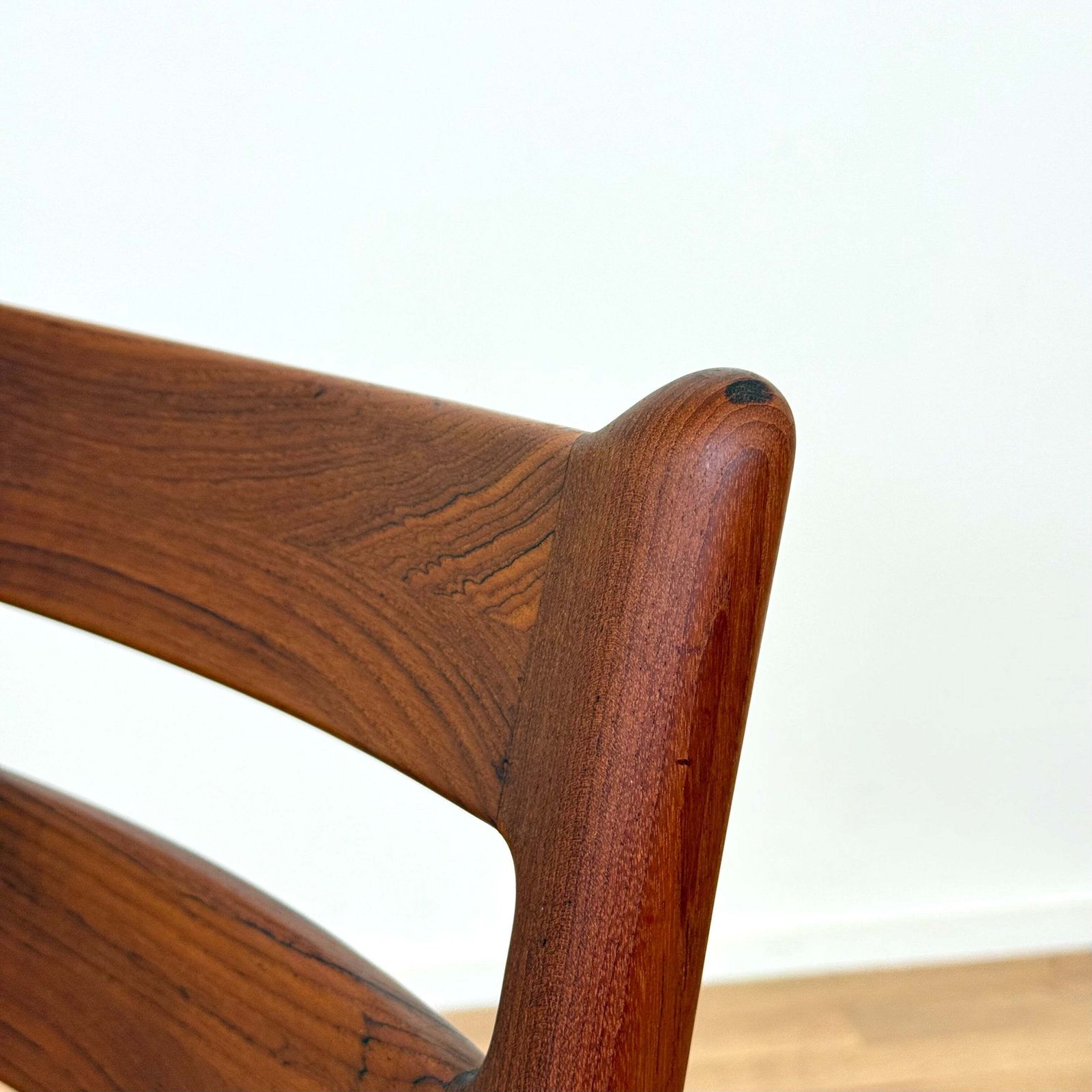 Set Of 6 Dining Chairs In Teak By Emc Møbler photo buy