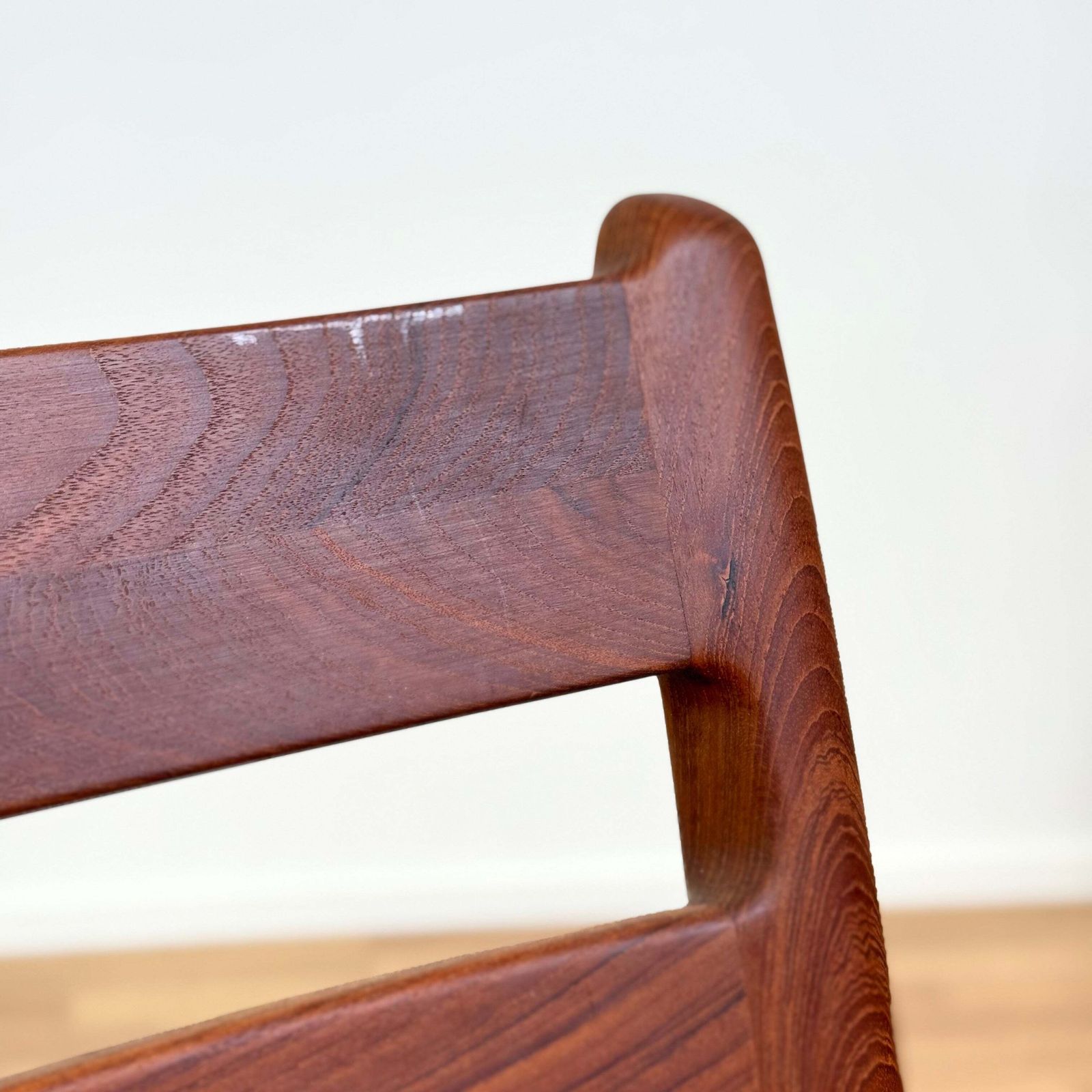 photo vintage Set Of 6 Dining Chairs In Teak By Emc Møbler