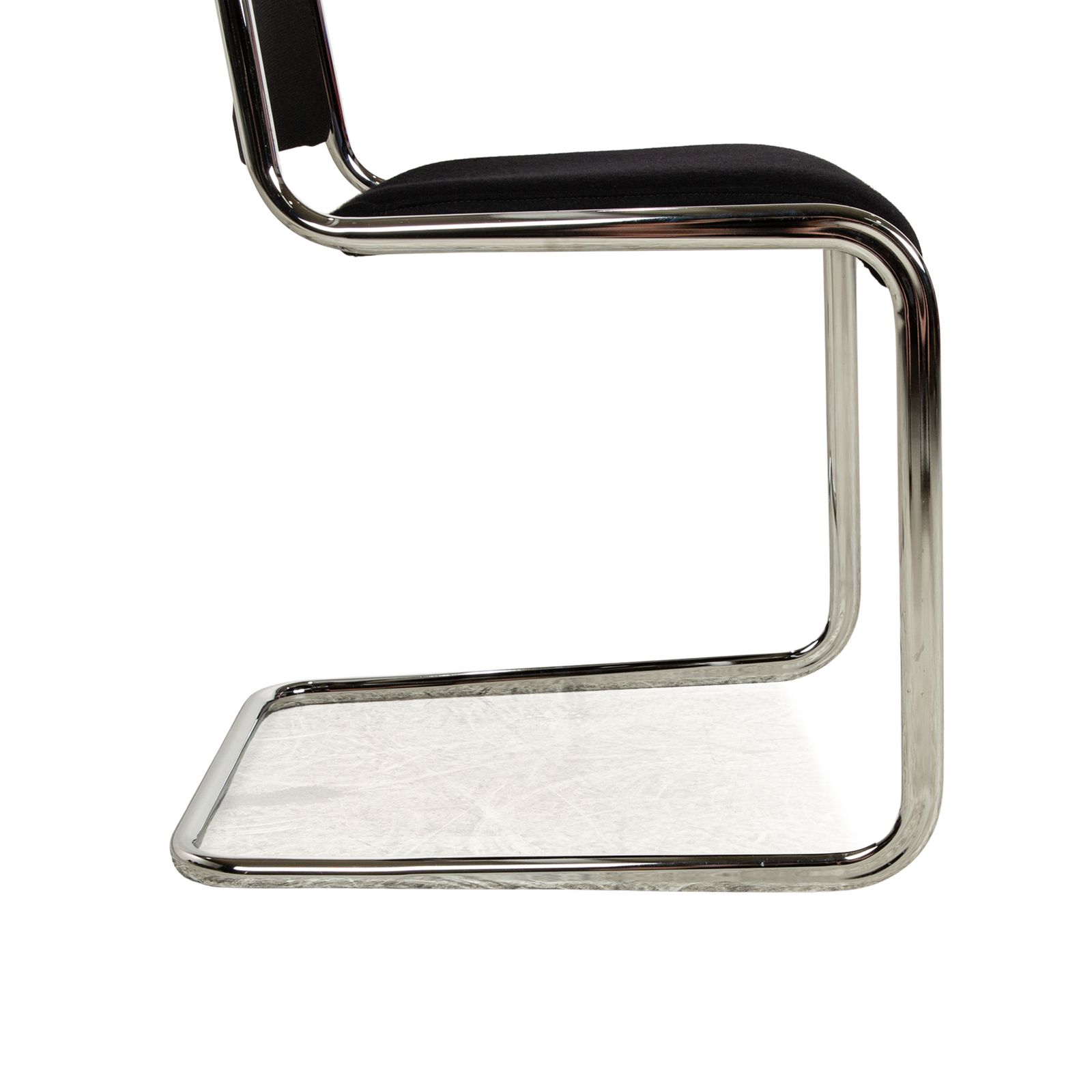 Lot de 6 chaises Tecta en tissu noir, piétement cantilever, salle à manger photo vintage