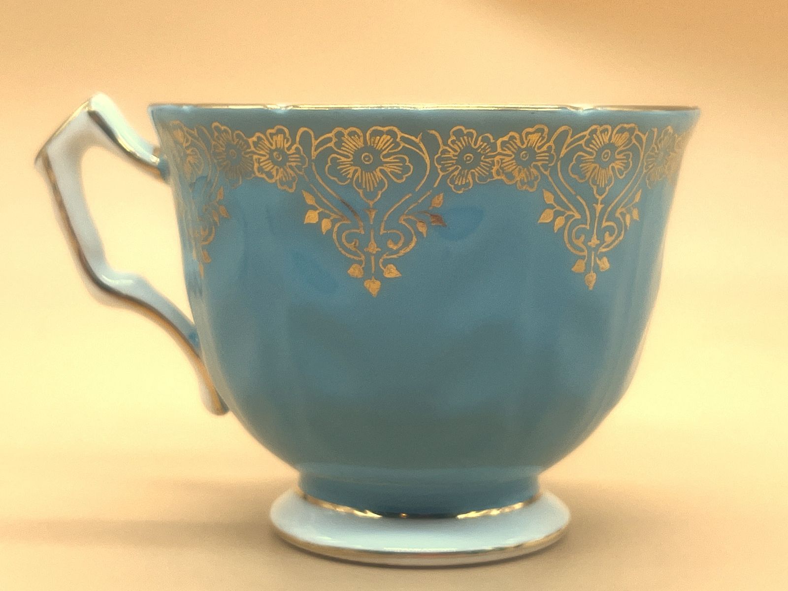 Aynsley China Crocus Shape Wild Tudor Turquoise Cabinet Tea Cup & Saucer Duo. photo Home Decor