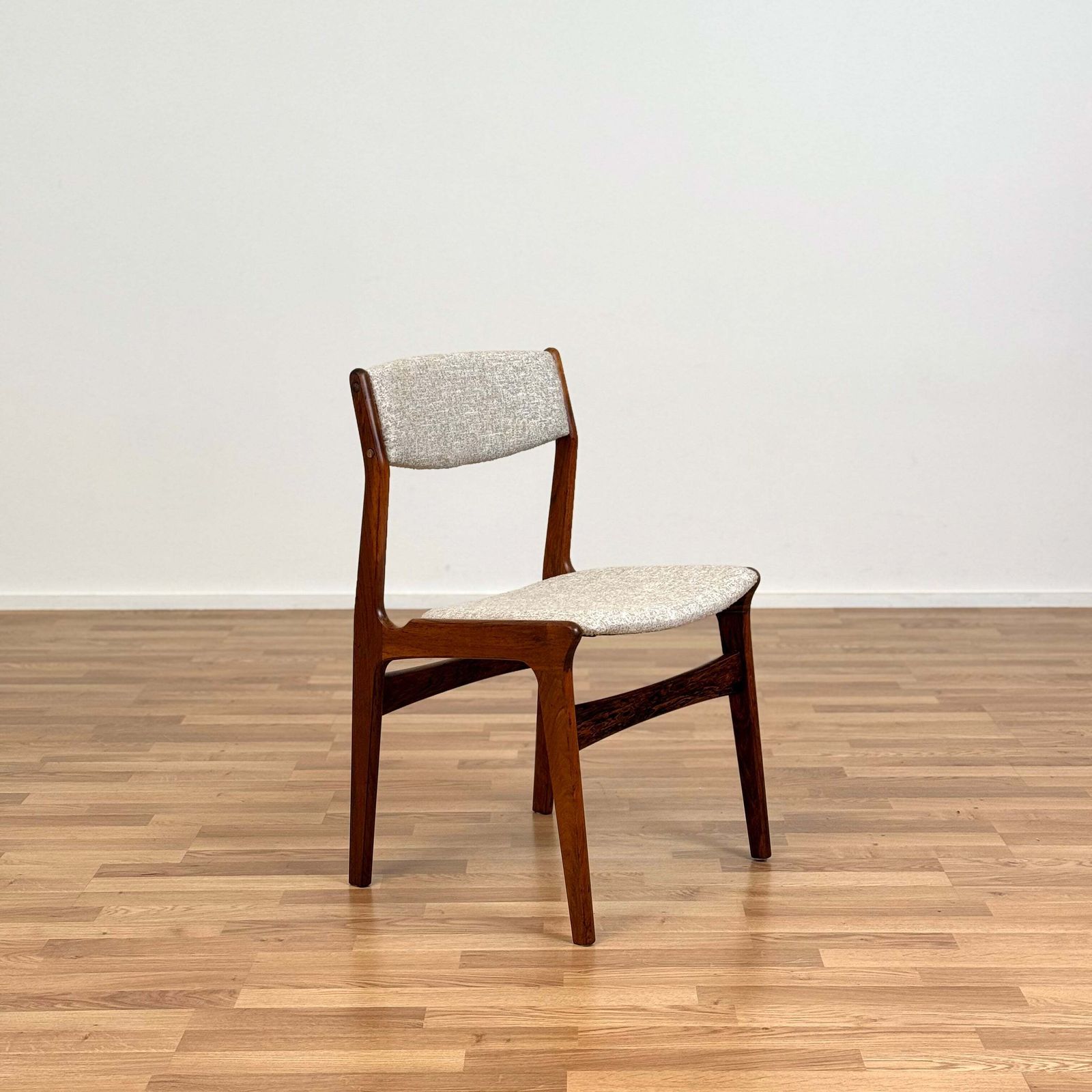 Set Of 6 Dining Chairs In Santos Rosewood By Erik Buch For Nova Stolefabrik photo furniture