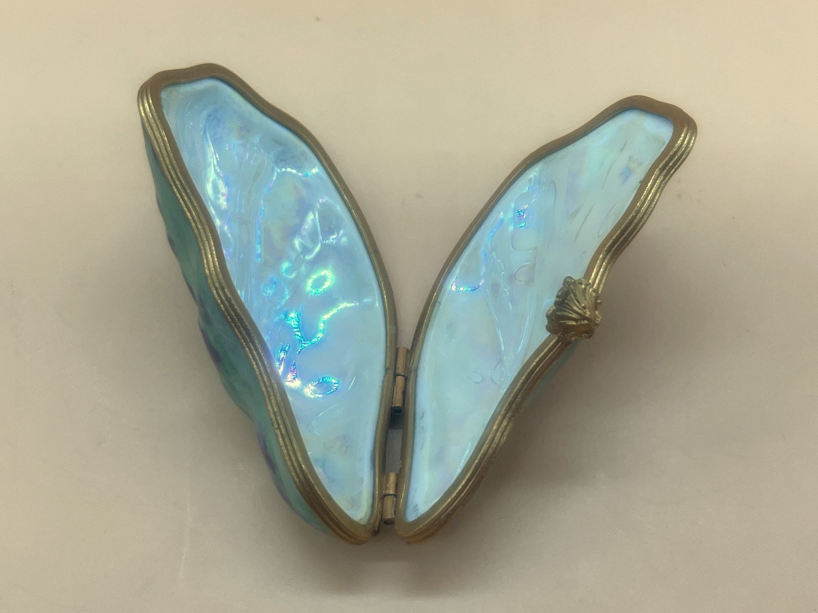 Eximious Artoria Limoges Porcelain France Oyster Shell With Luster Design Hand Painted Trinket / Jewelry Box. photo 195.0