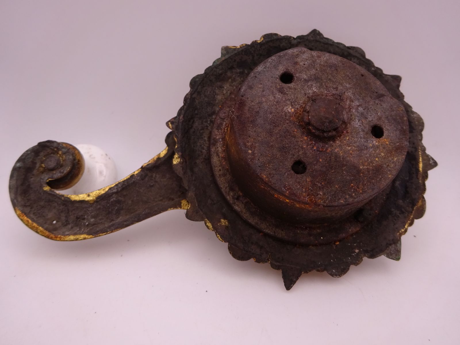 photo furniture Large Antique Brass And Ceramic Butler/Servant Crank (Bl6)