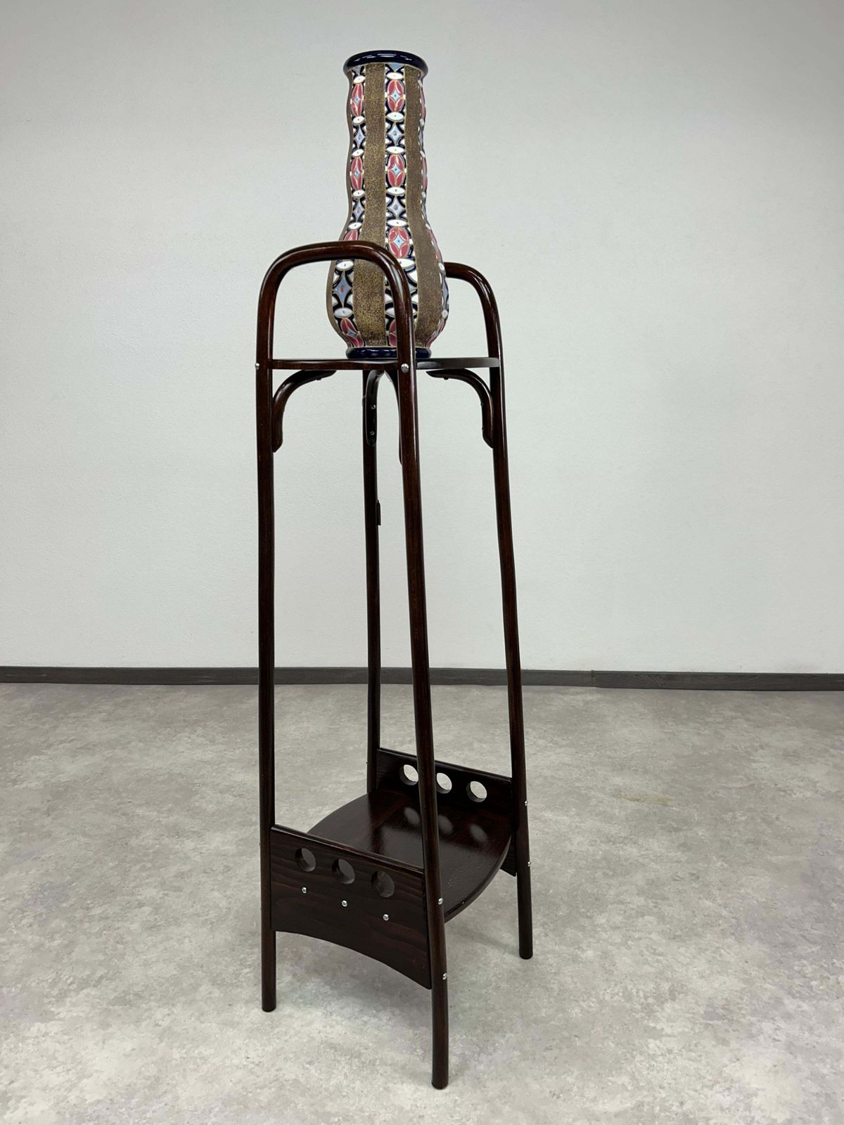 Bentwood Plant Stand No.9521 By Josef Hoffmann For Thonet photo furniture