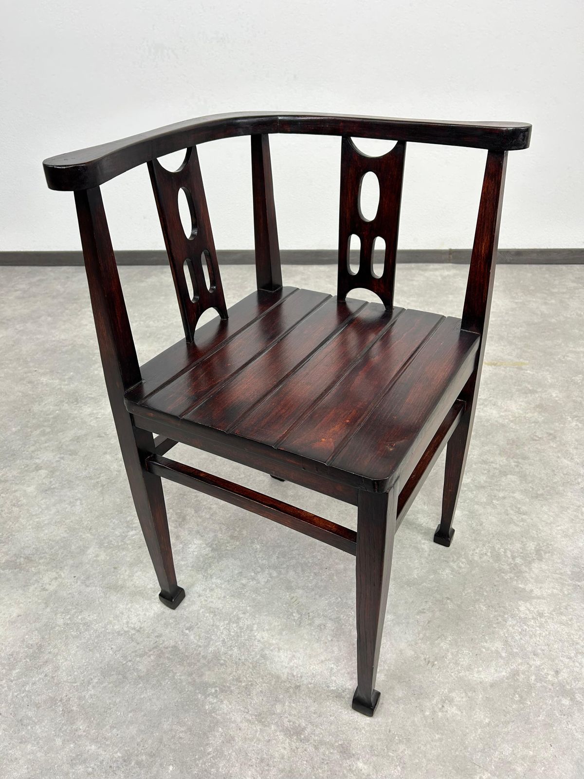 Jugendstil Corner Chair Attr. To Josef Hoffmann photo vinterior