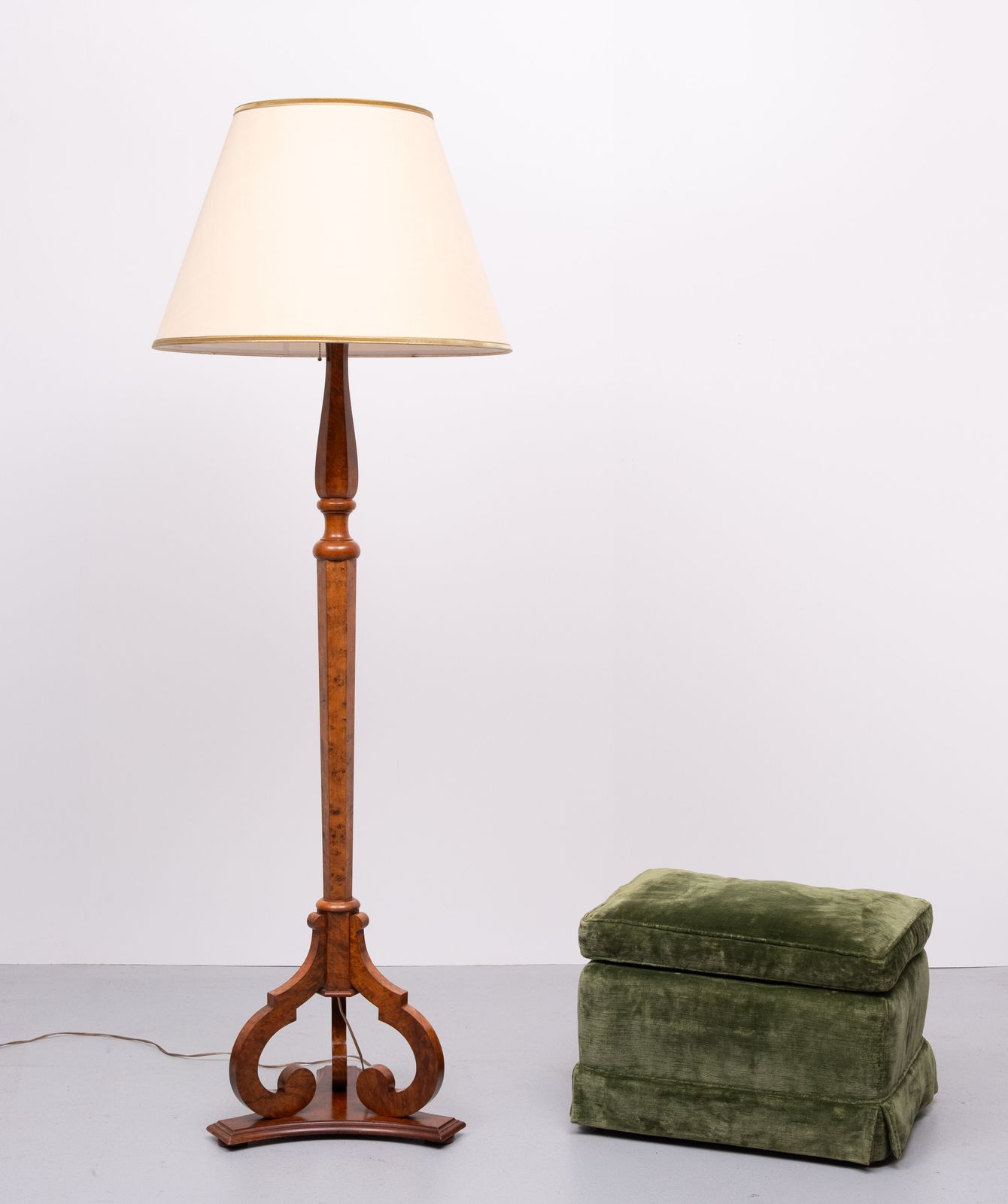 1500.0 Stunning Large Antique Biedermeier Burl Floor Lamp . Germany photo