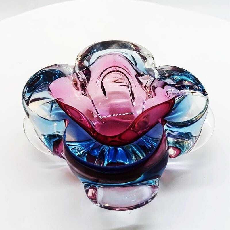 1960s Stunning Pink And Sky Blue Ashtray Or Catch All In Murano Glass. Made In Italy. photo vinterior