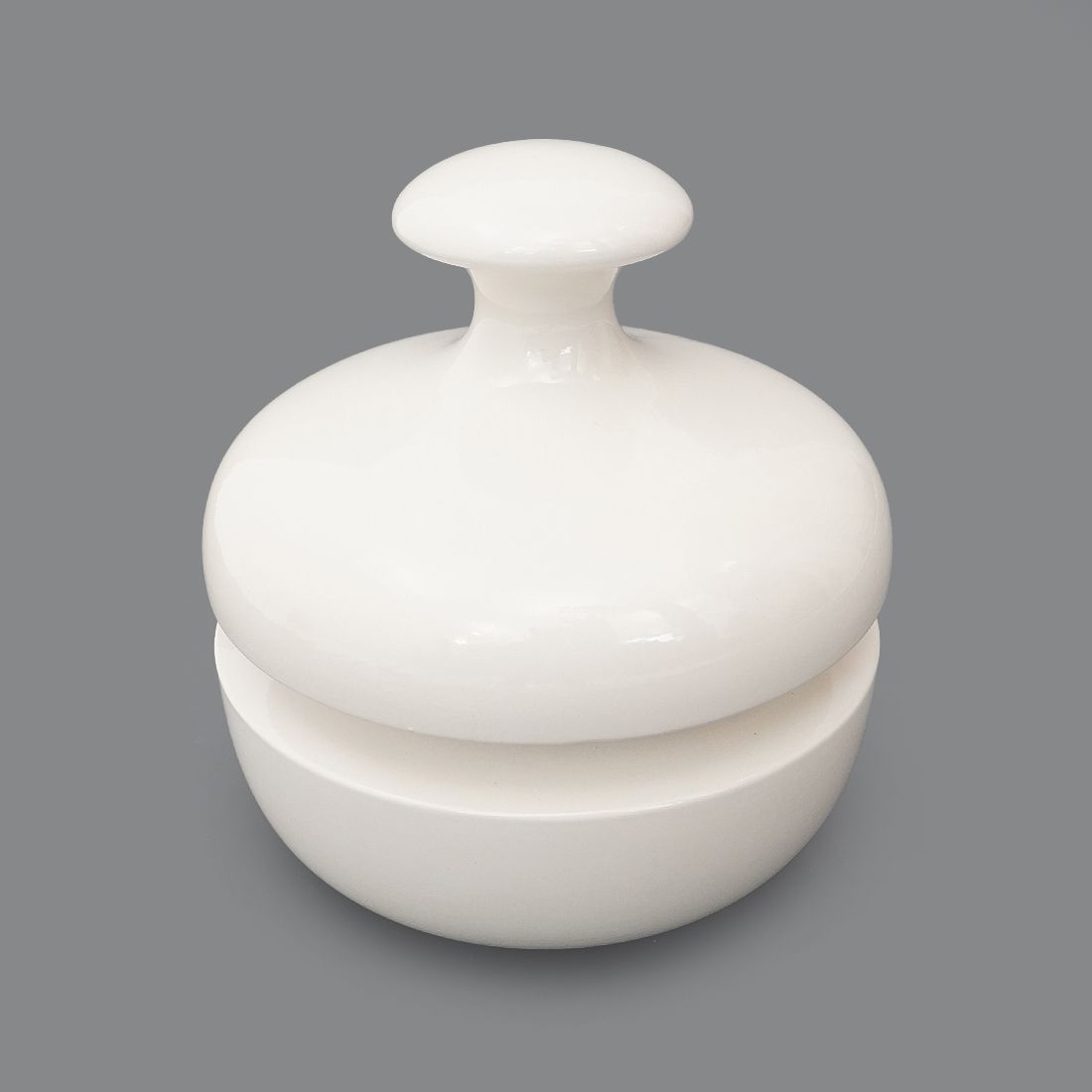 White Ceramic Vase With Lid By Enzo Bioli For Il Picchio, 1970s photo Home Decor