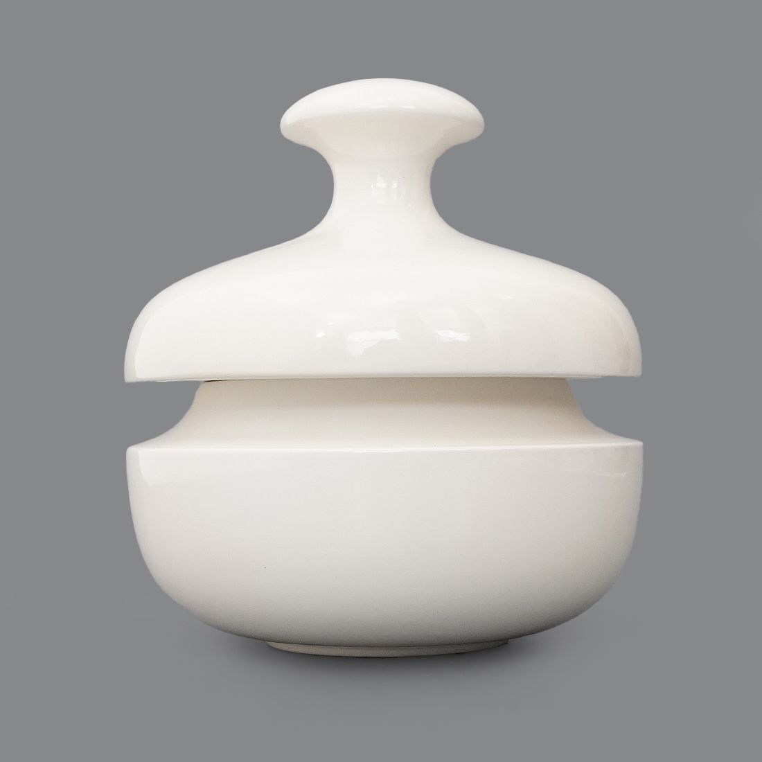 White Ceramic Vase With Lid By Enzo Bioli For Il Picchio, 1970s photo vinterior