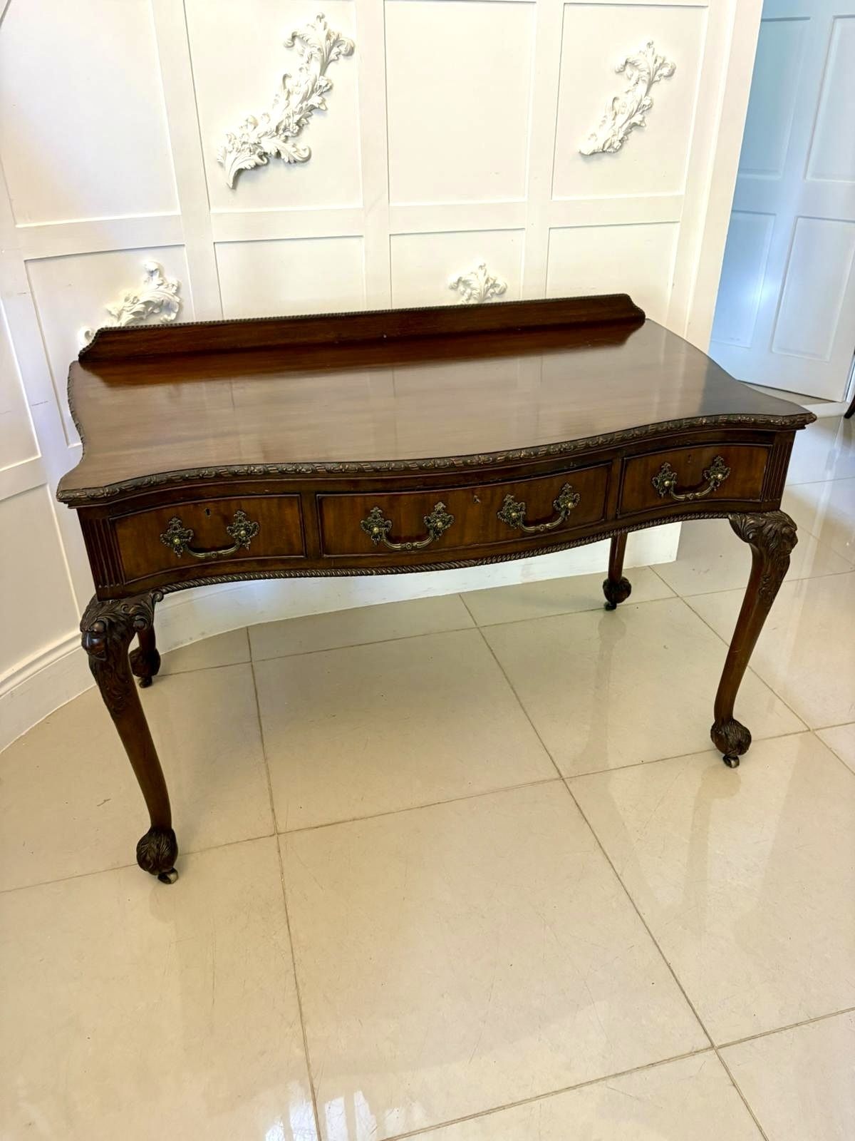 Antique 19th Century Quality Carved Mahogany Desk
