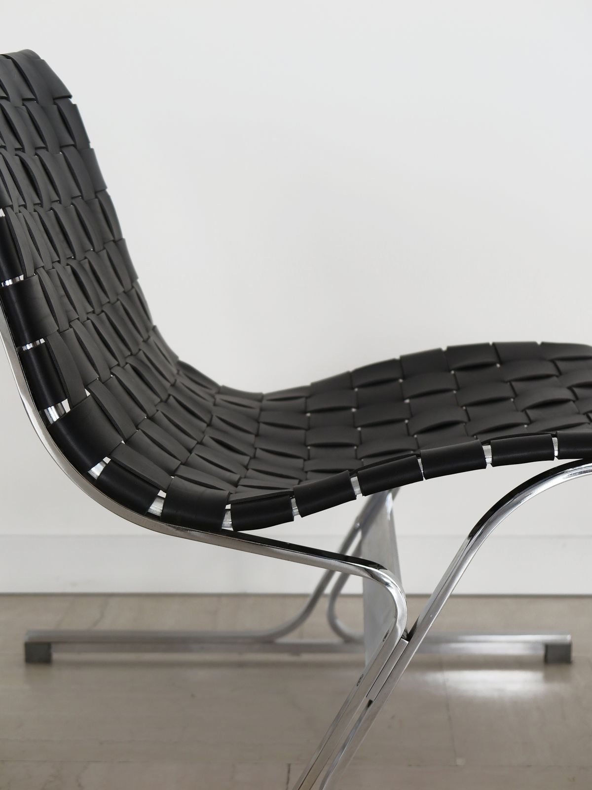 photo vintage Luar Ross Littel For Icf Midcentury Black Leather Metal Armchairs, Iatly 1965