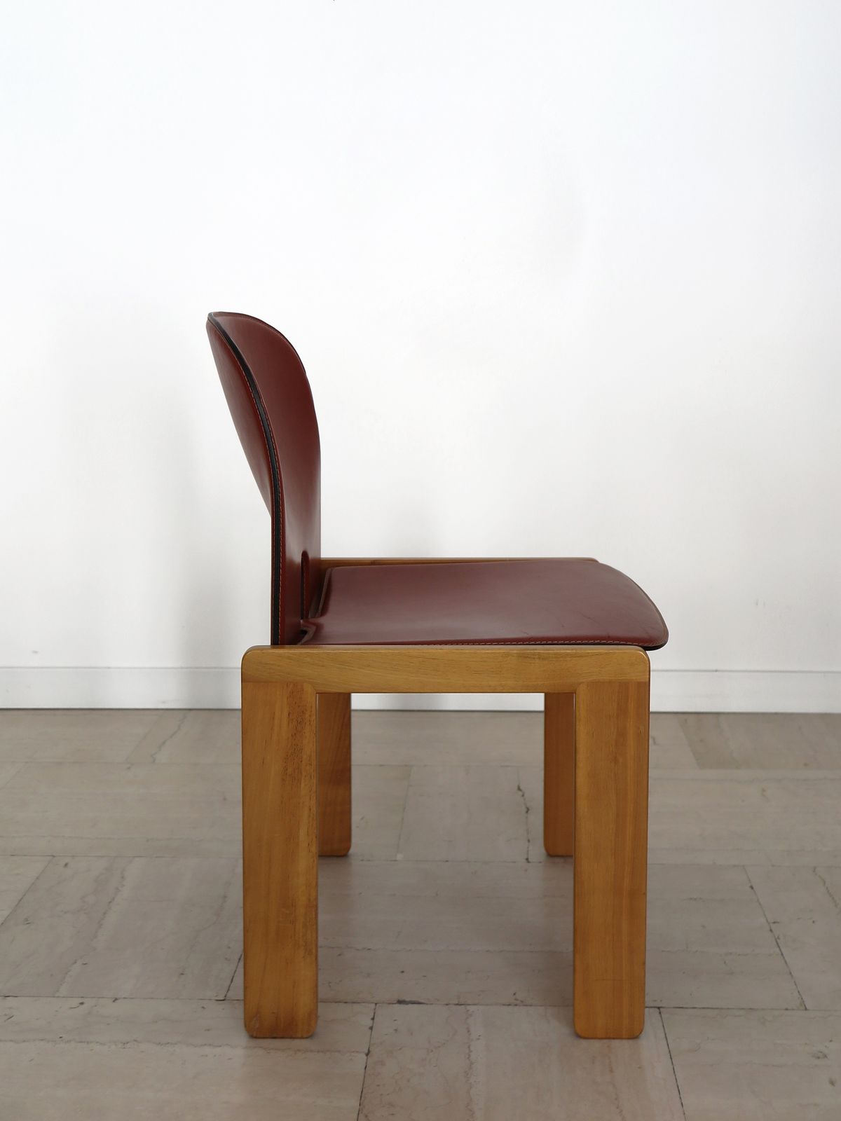 photo furniture Afra Tobia Scarpa Cassina Midcentury Leather Wood Dining Chairs, Italy 1960s