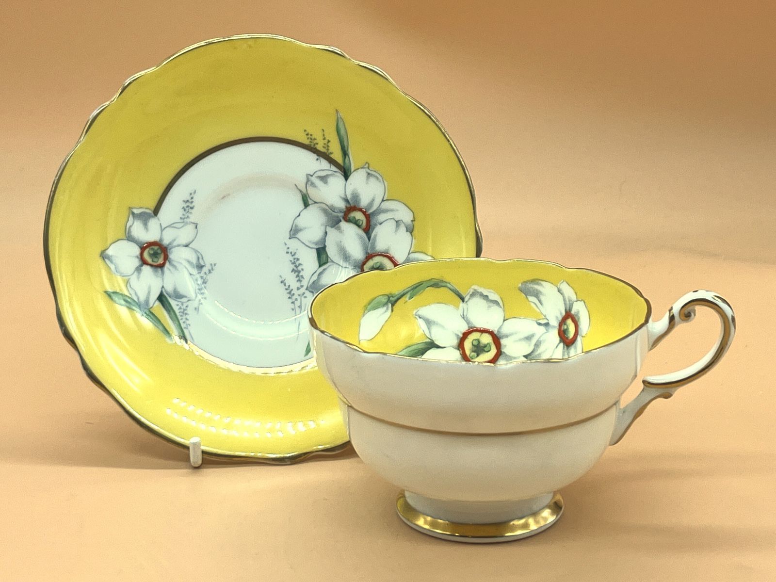 Art Deco Paragon China Double Warrant Narcissus (Daffodil) Tea Cup & Saucer Duo. No A539. C1939   49. photo 75.0