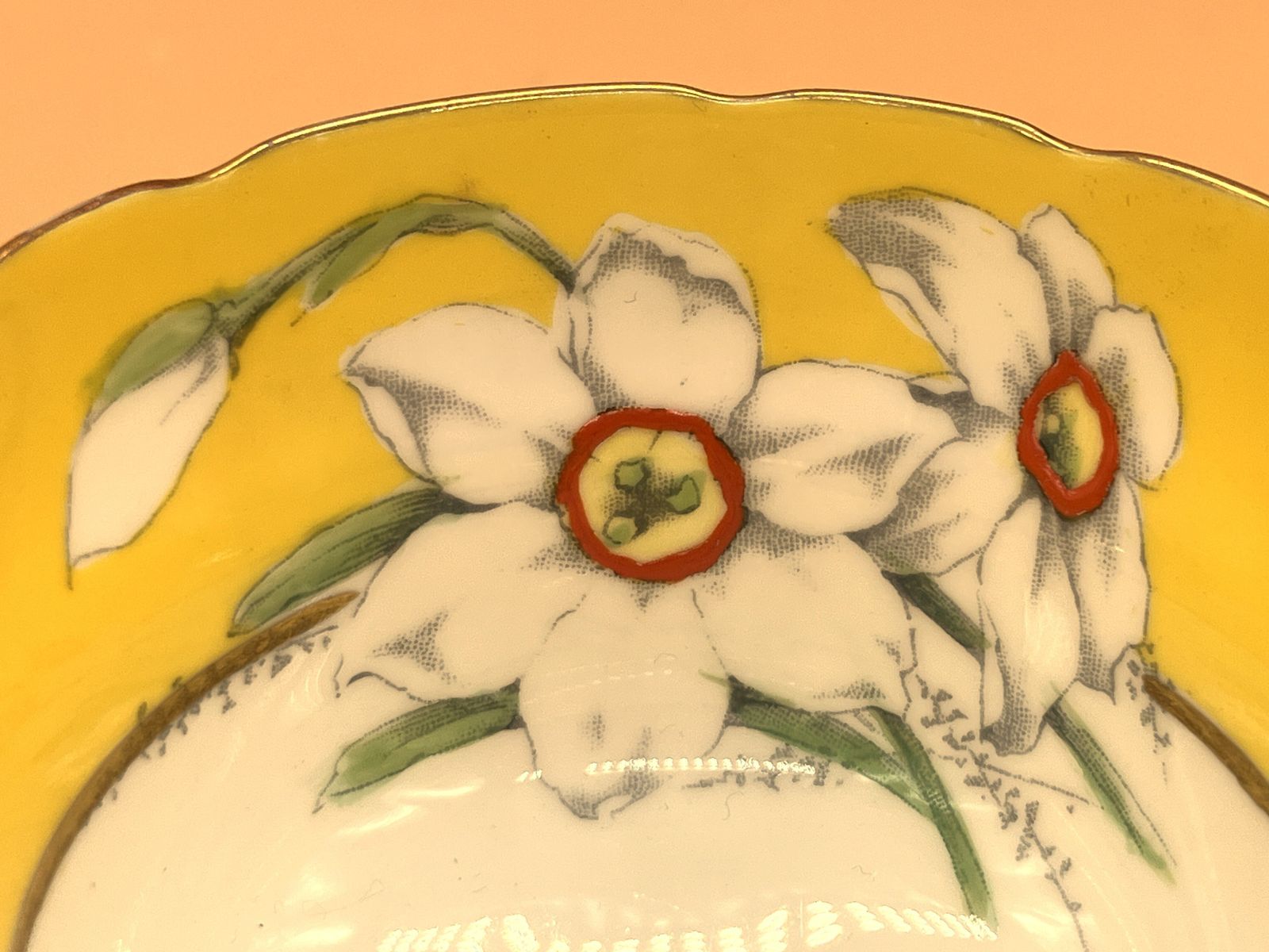photo furniture Art Deco Paragon China Double Warrant Narcissus (Daffodil) Tea Cup & Saucer Duo. No A539. C1939   49.