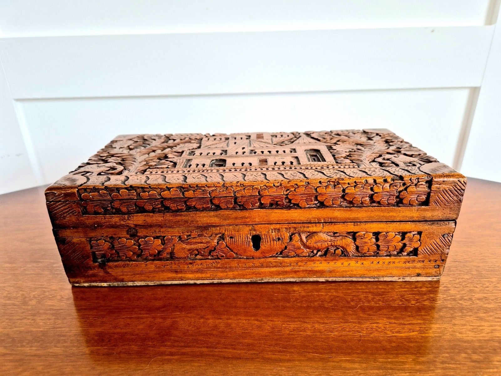 Early 20th Century Anglo Indian Carved Wooden Jewellery Box photo 75.0