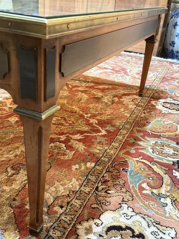 Table Basse De Style Louis XVI En Marbre Et Merisier photo 1320.0