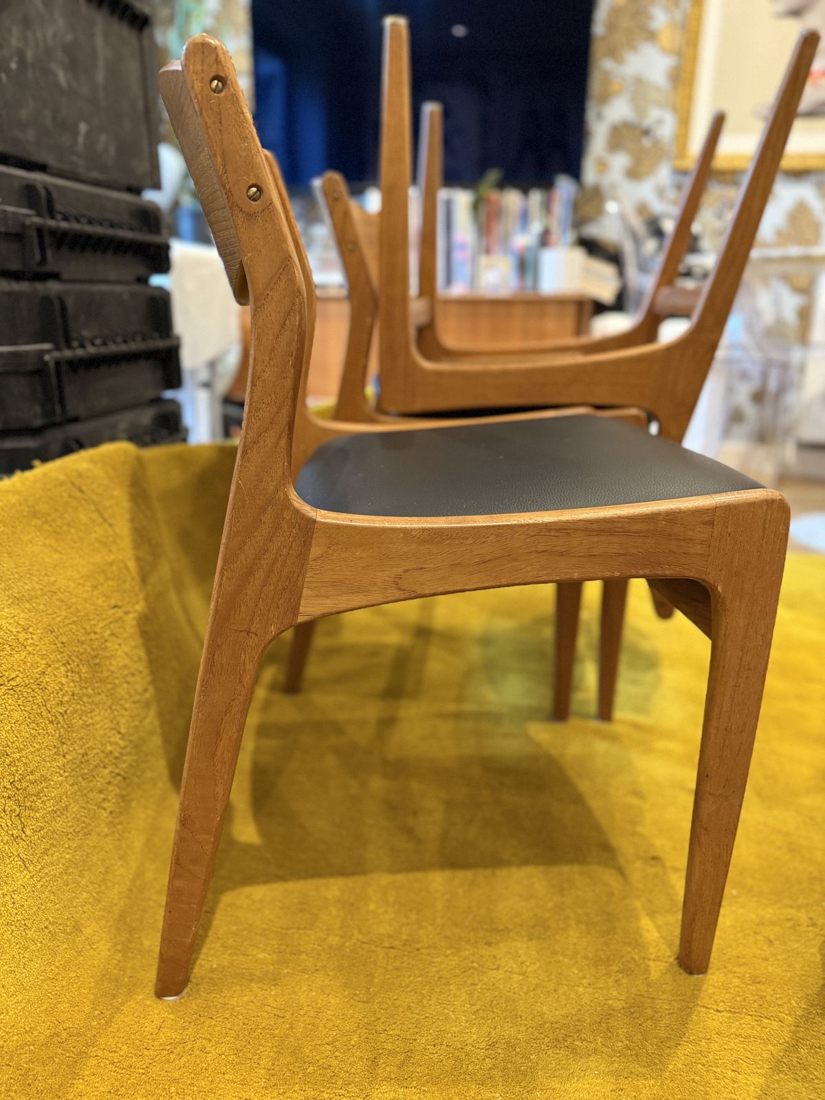 Mid Century Restored Dining Chairs. photo vinterior