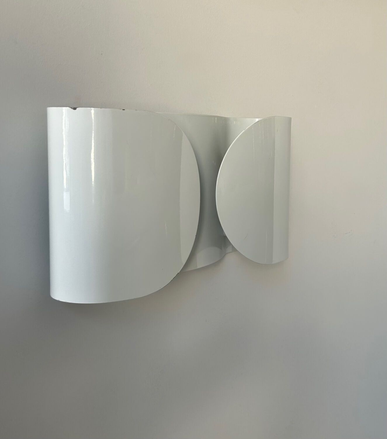 Vintage Foglio Wall Lamp, White Metal, Italy 1980 photo Lighting